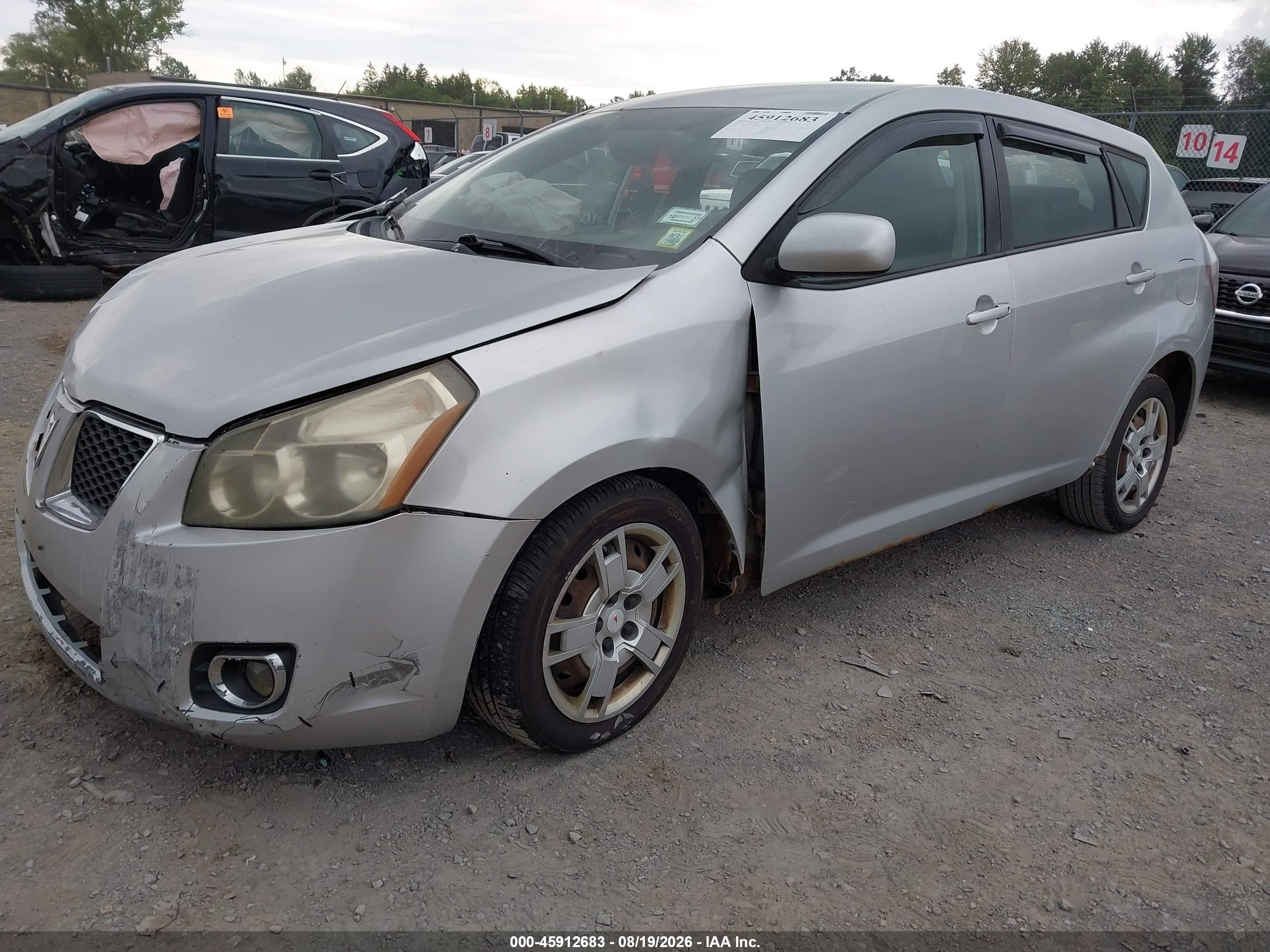 2010 Pontiac Vibe   Silver vin: 5Y2SM6E09AZ408714