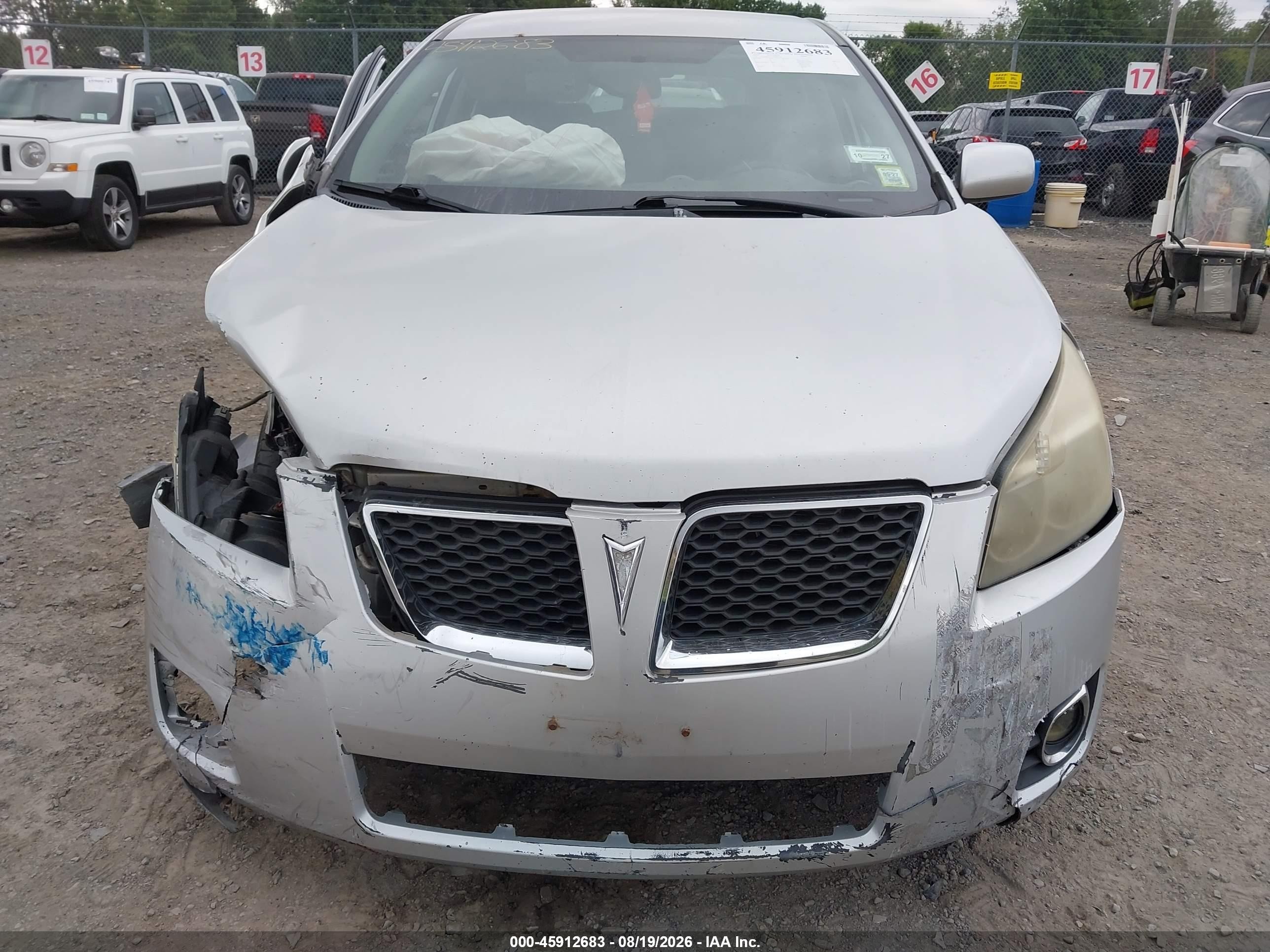 2010 Pontiac Vibe   Silver vin: 5Y2SM6E09AZ408714