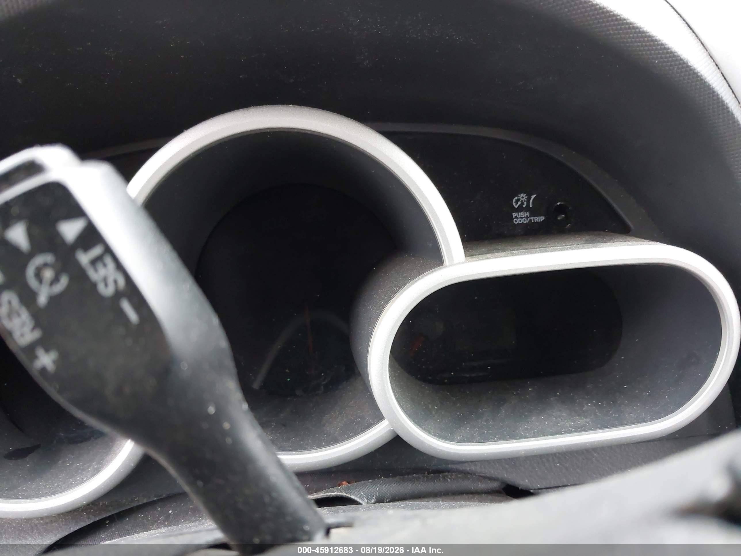 2010 Pontiac Vibe   Silver vin: 5Y2SM6E09AZ408714