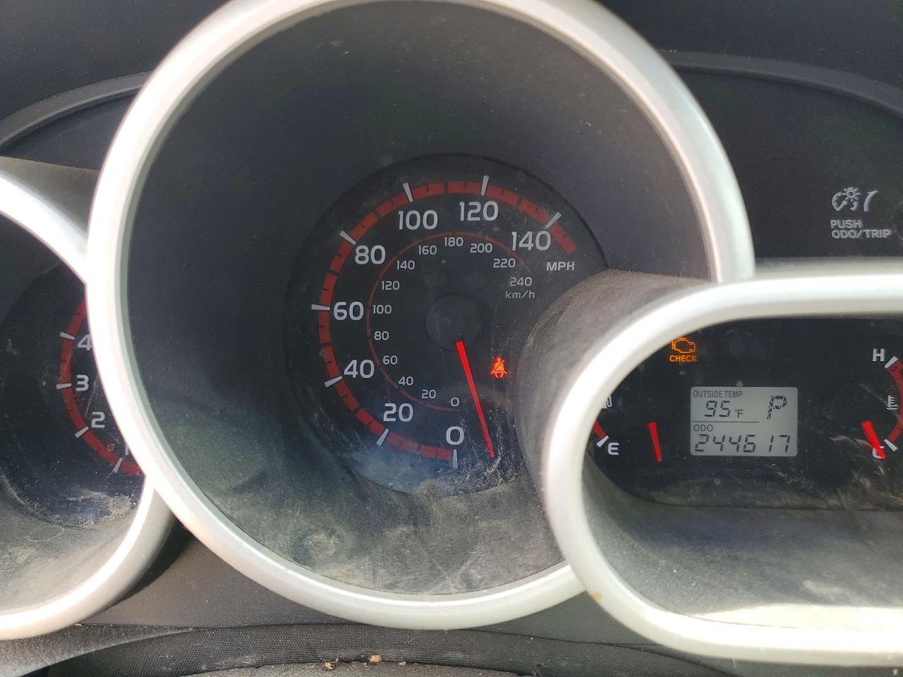 2009 Pontiac Vibe Red vin: 5Y2SP67009Z439558