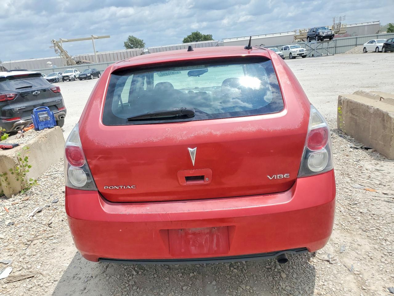 2009 Pontiac Vibe Red vin: 5Y2SP67009Z439558