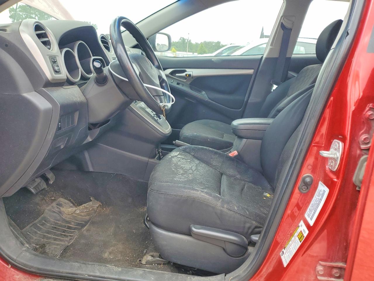 2009 Pontiac Vibe Red vin: 5Y2SP67009Z439558