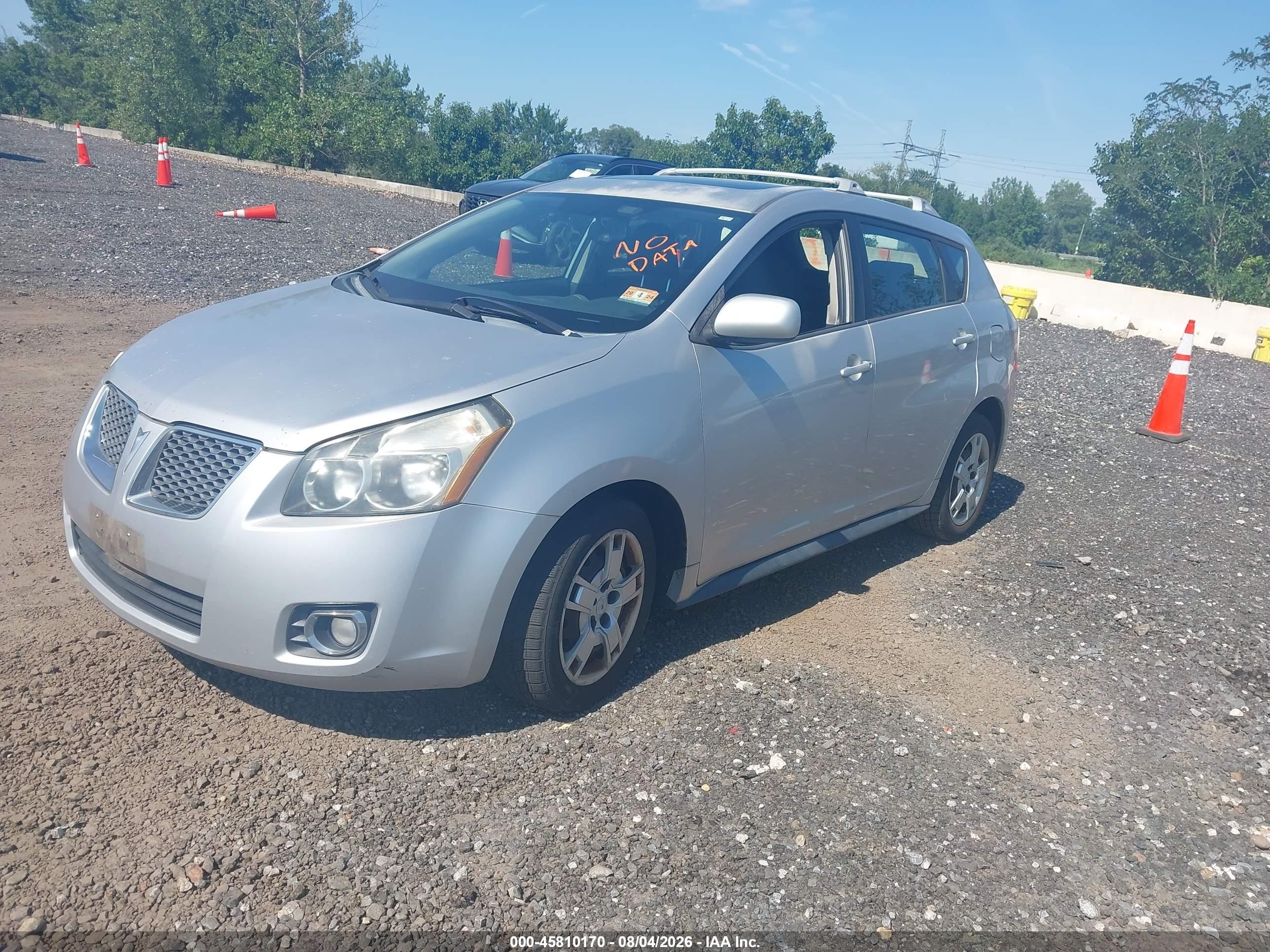 2009 Pontiac Vibe   Silver vin: 5Y2SP67019Z402079