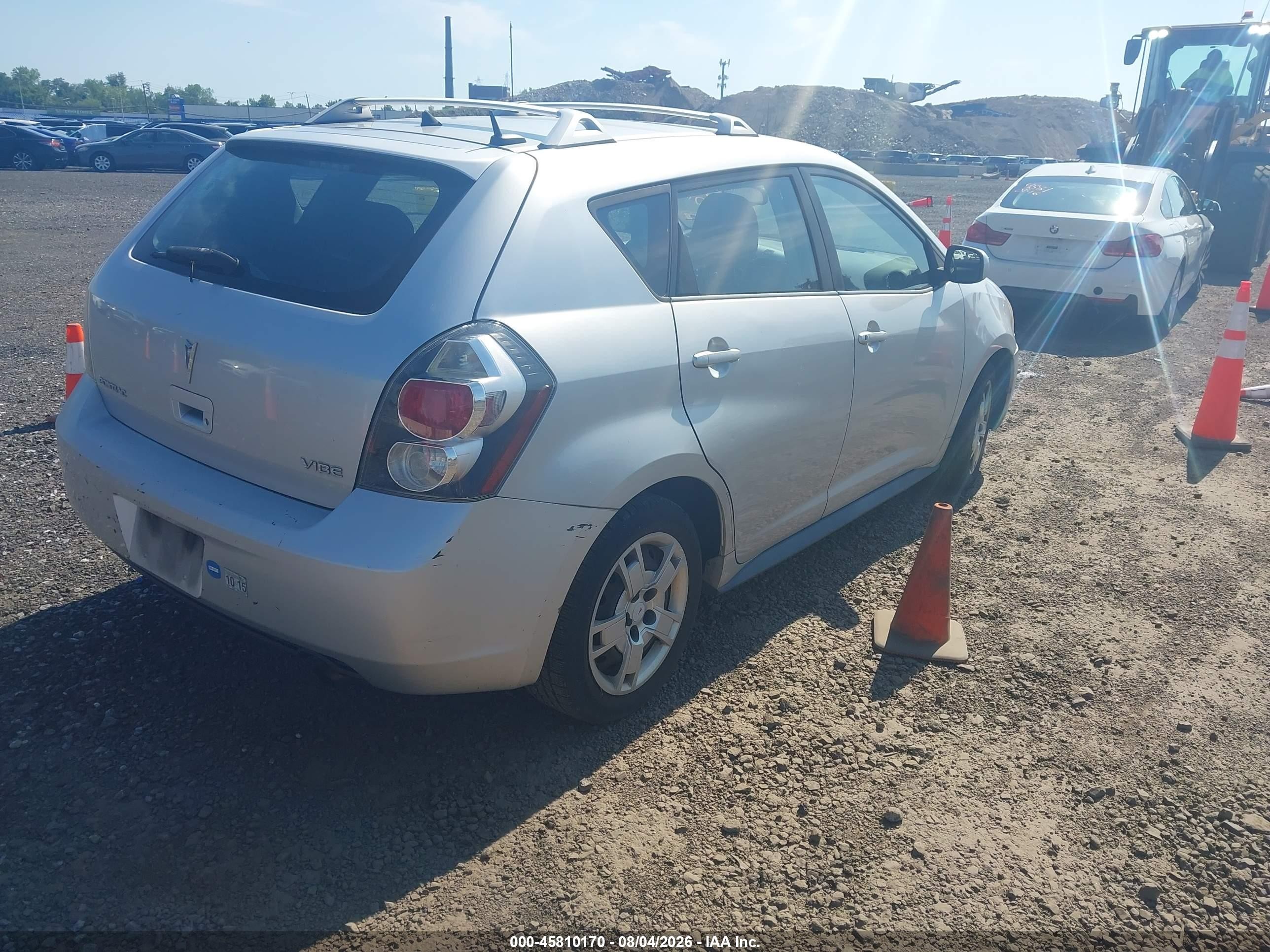 2009 Pontiac Vibe   Silver vin: 5Y2SP67019Z402079