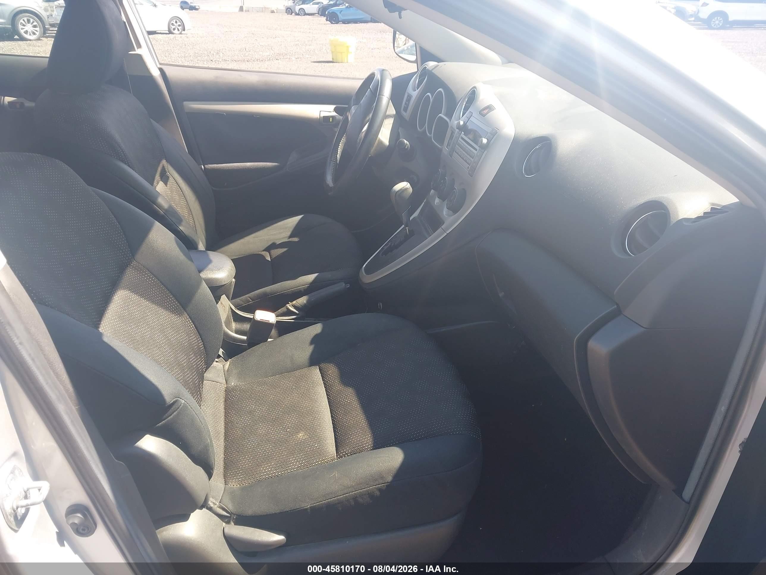 2009 Pontiac Vibe   Silver vin: 5Y2SP67019Z402079