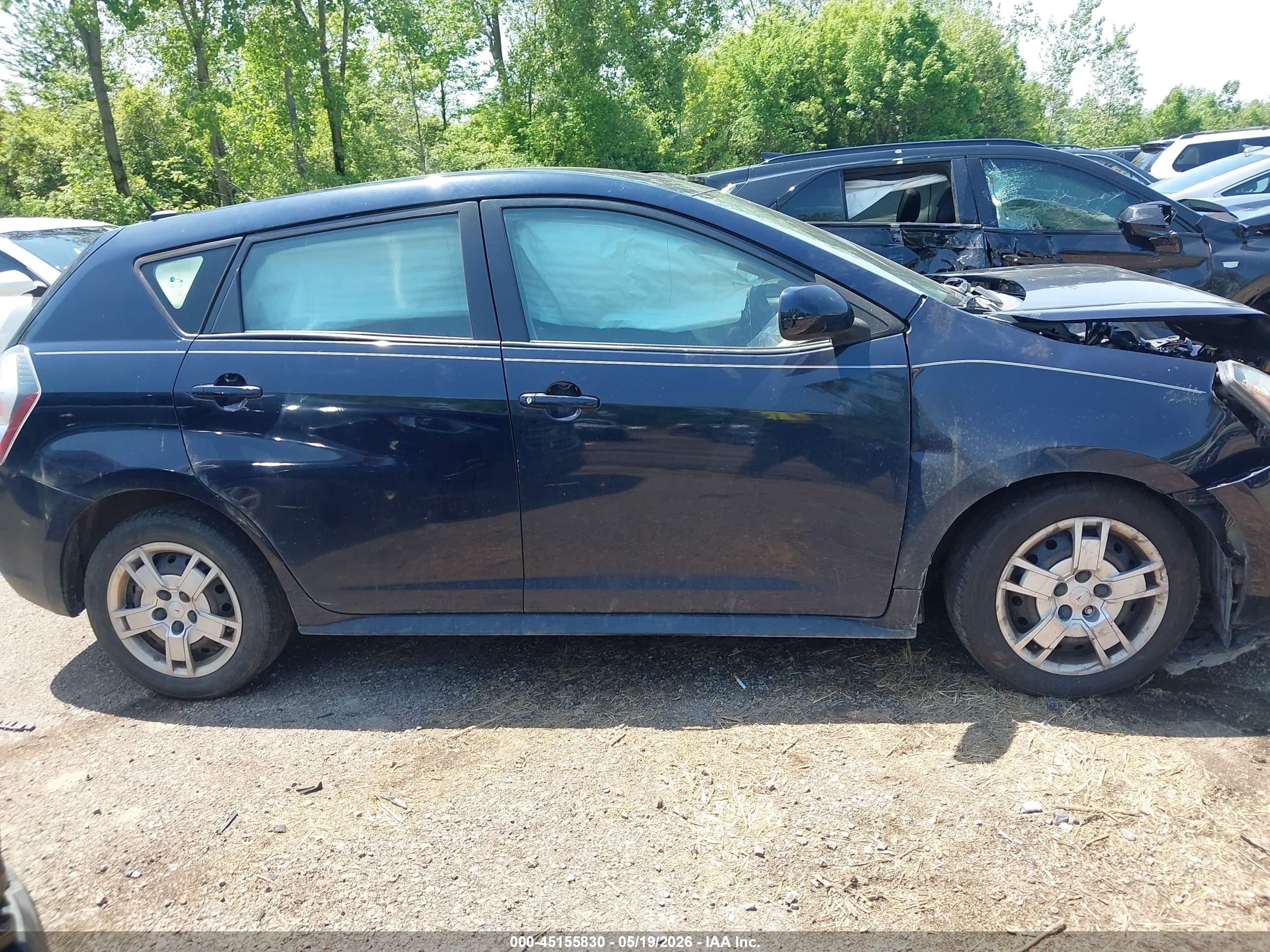 2009 Pontiac Vibe Blue vin: 5Y2SP67019Z411428