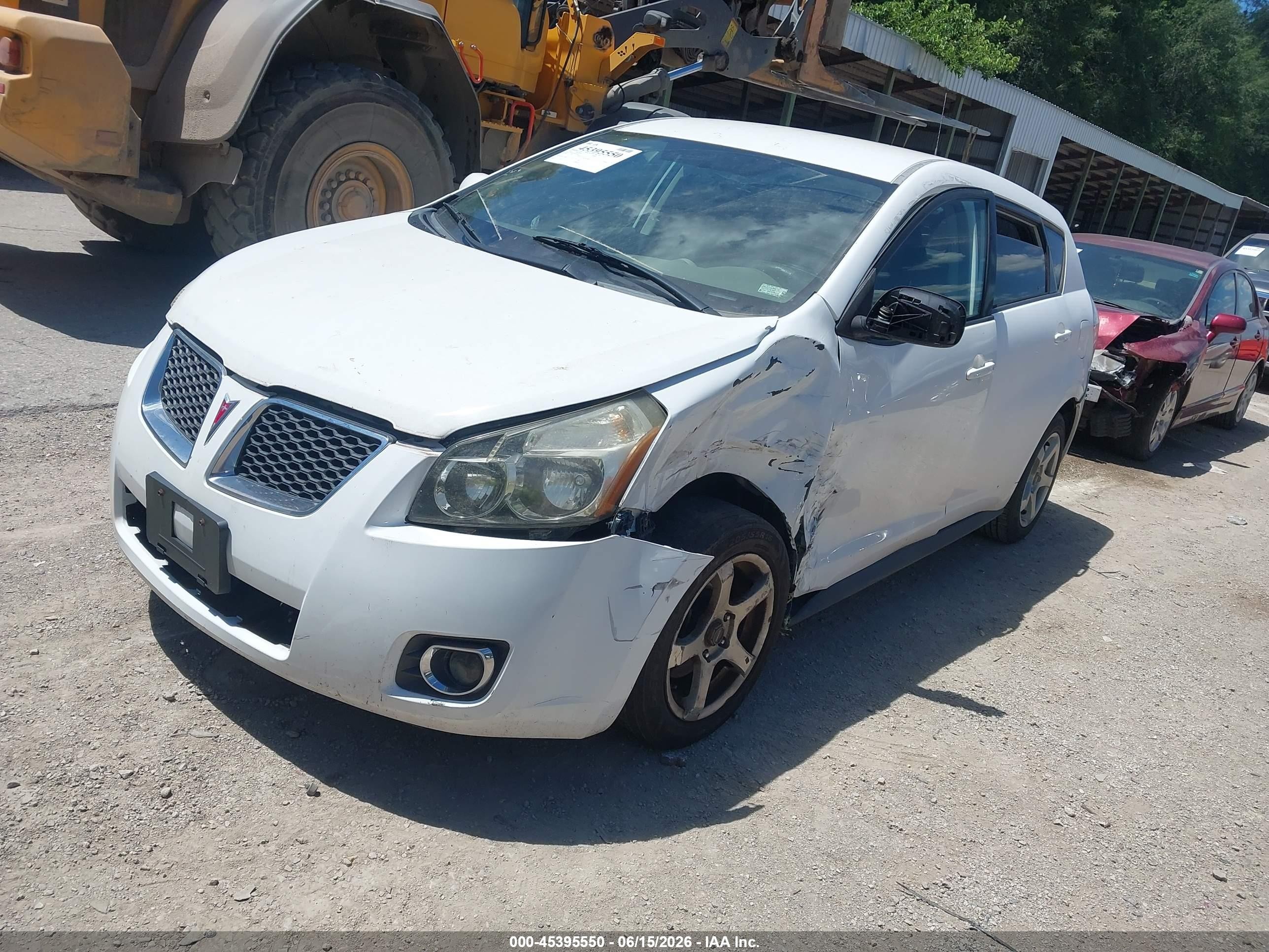 2009 Pontiac Vibe   White vin: 5Y2SP67039Z414959