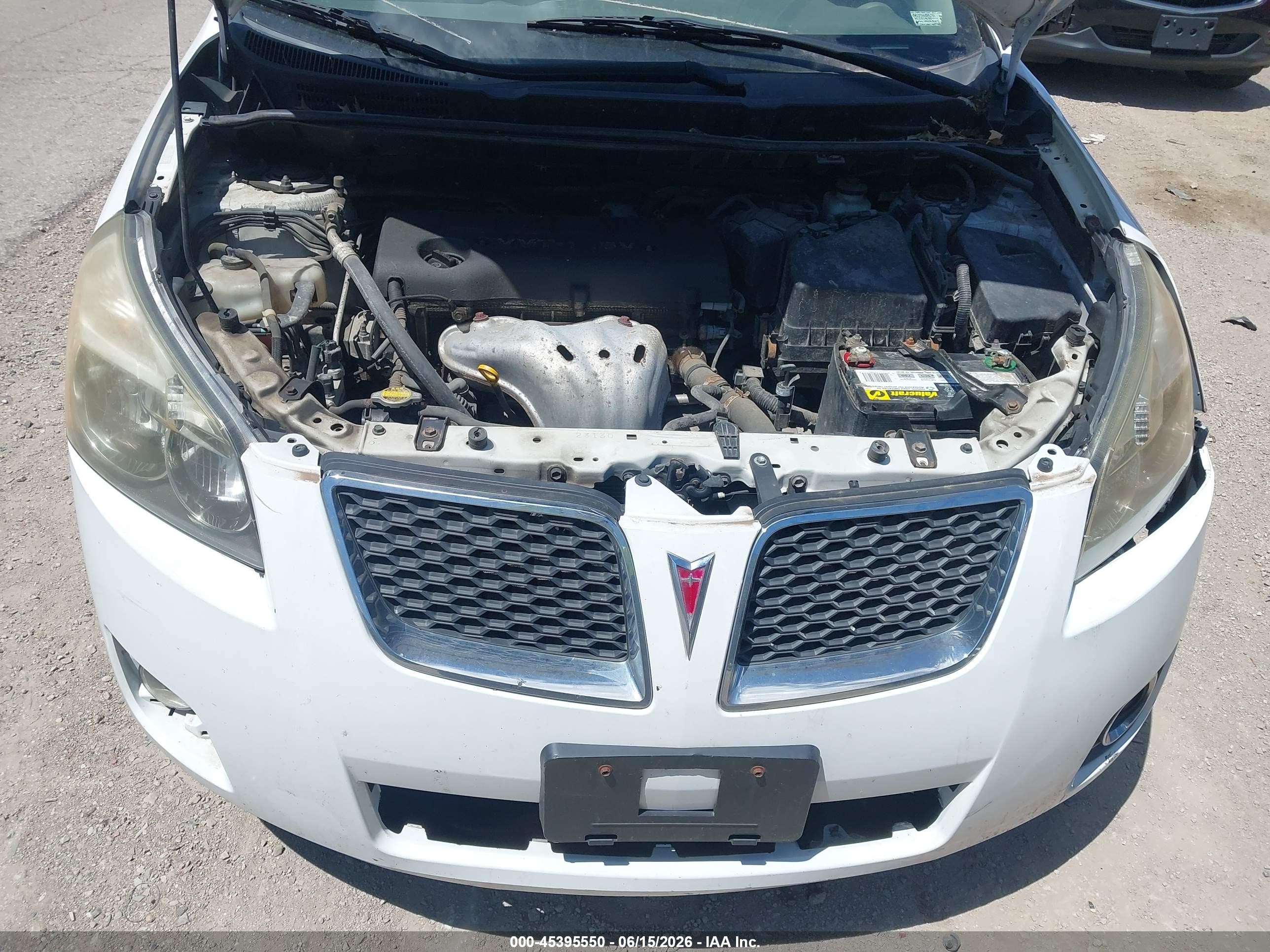 2009 Pontiac Vibe   White vin: 5Y2SP67039Z414959
