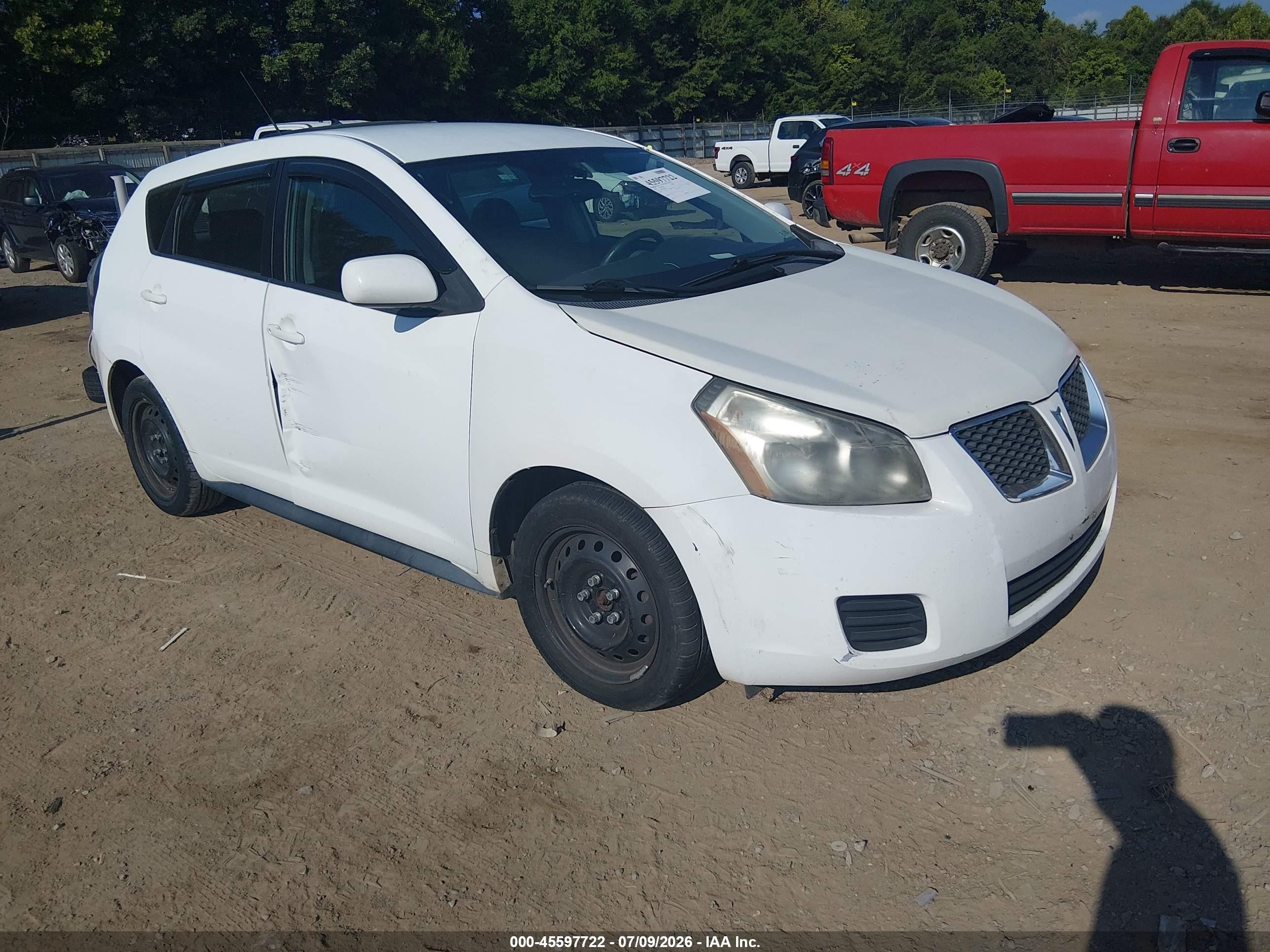 2009 Pontiac Vibe   White vin: 5Y2SP67059Z444562