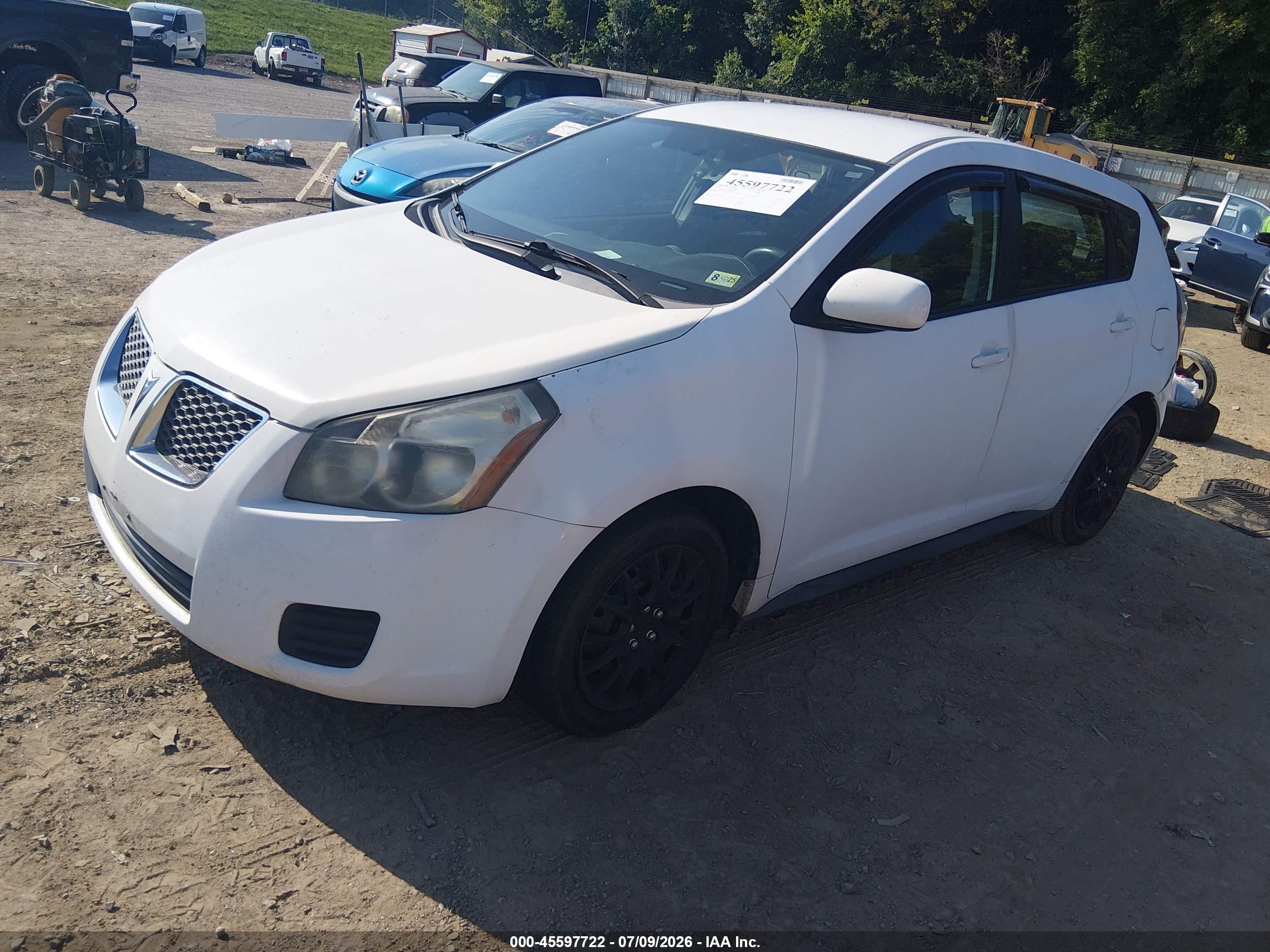 2009 Pontiac Vibe   White vin: 5Y2SP67059Z444562