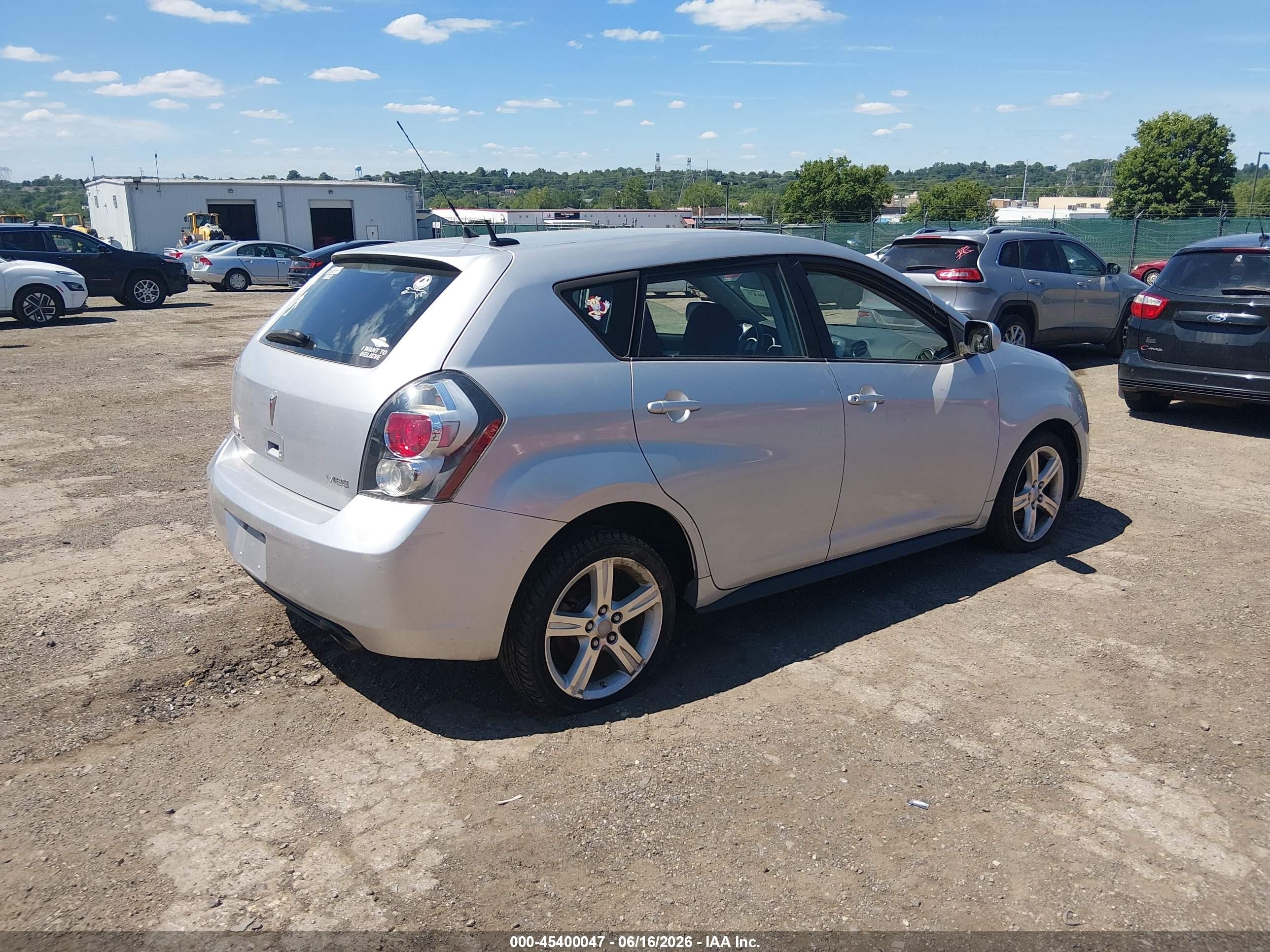 2009 Pontiac Vibe   Silver vin: 5Y2SP67059Z456632