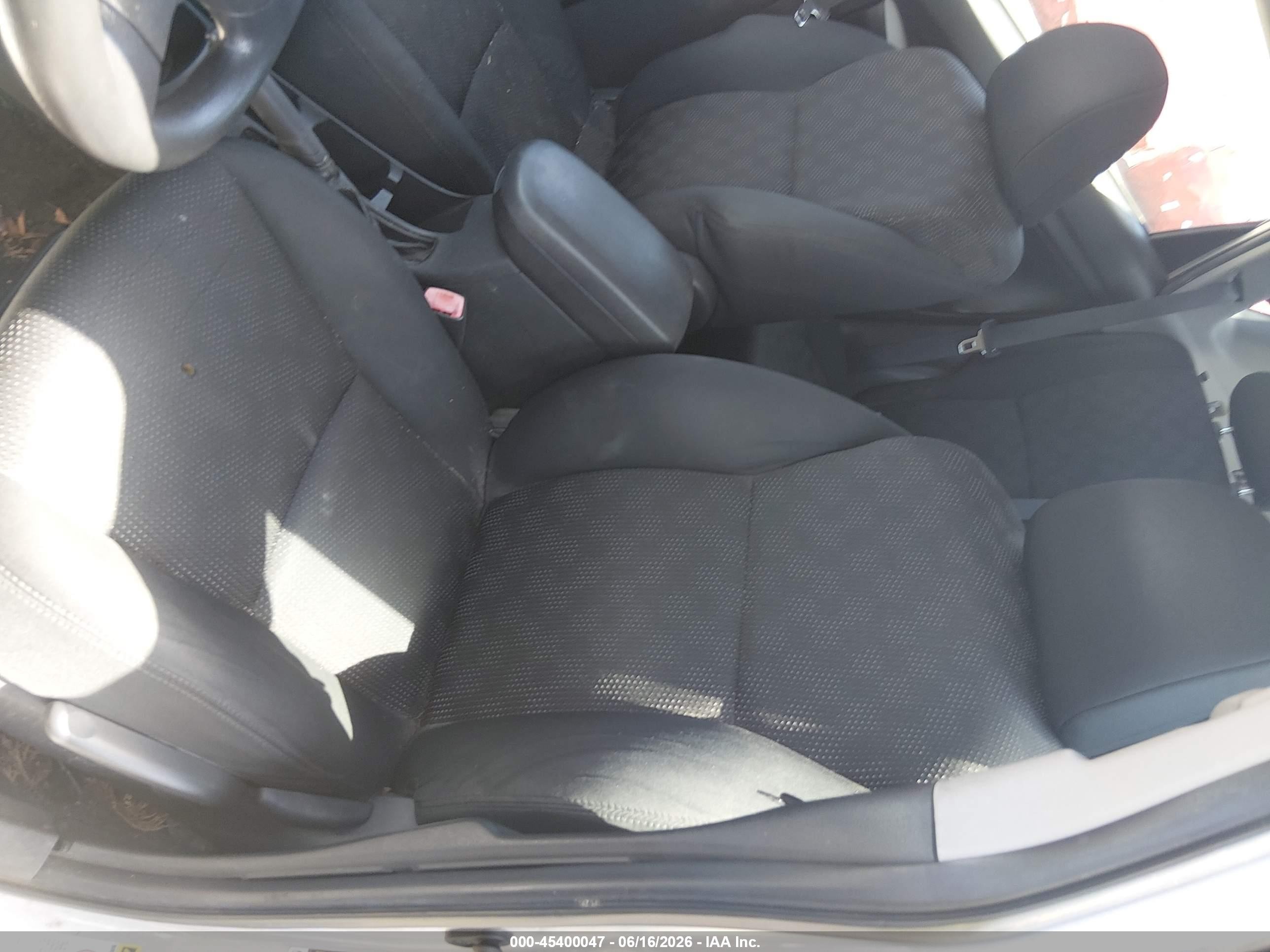 2009 Pontiac Vibe   Silver vin: 5Y2SP67059Z456632