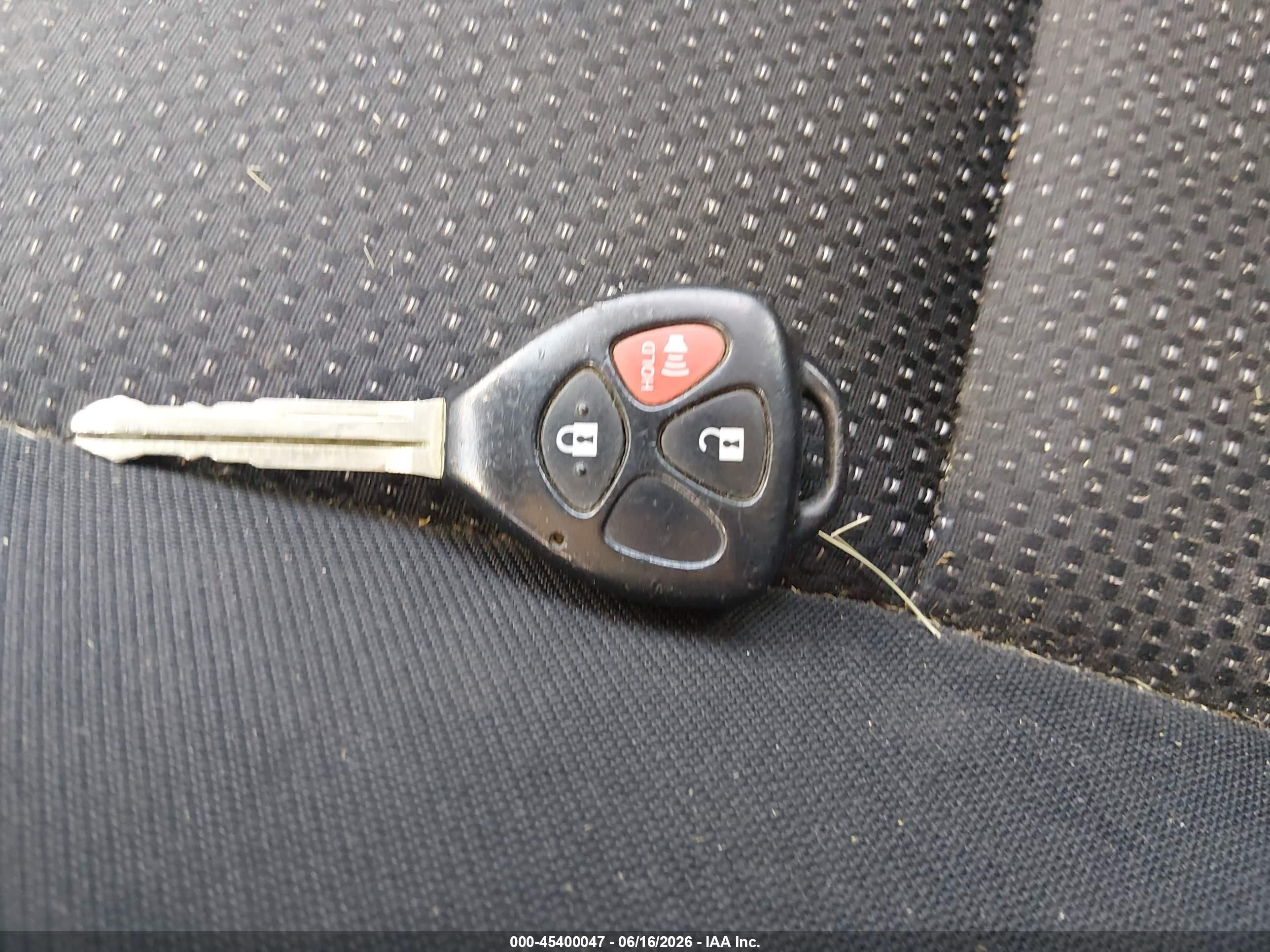 2009 Pontiac Vibe   Silver vin: 5Y2SP67059Z456632