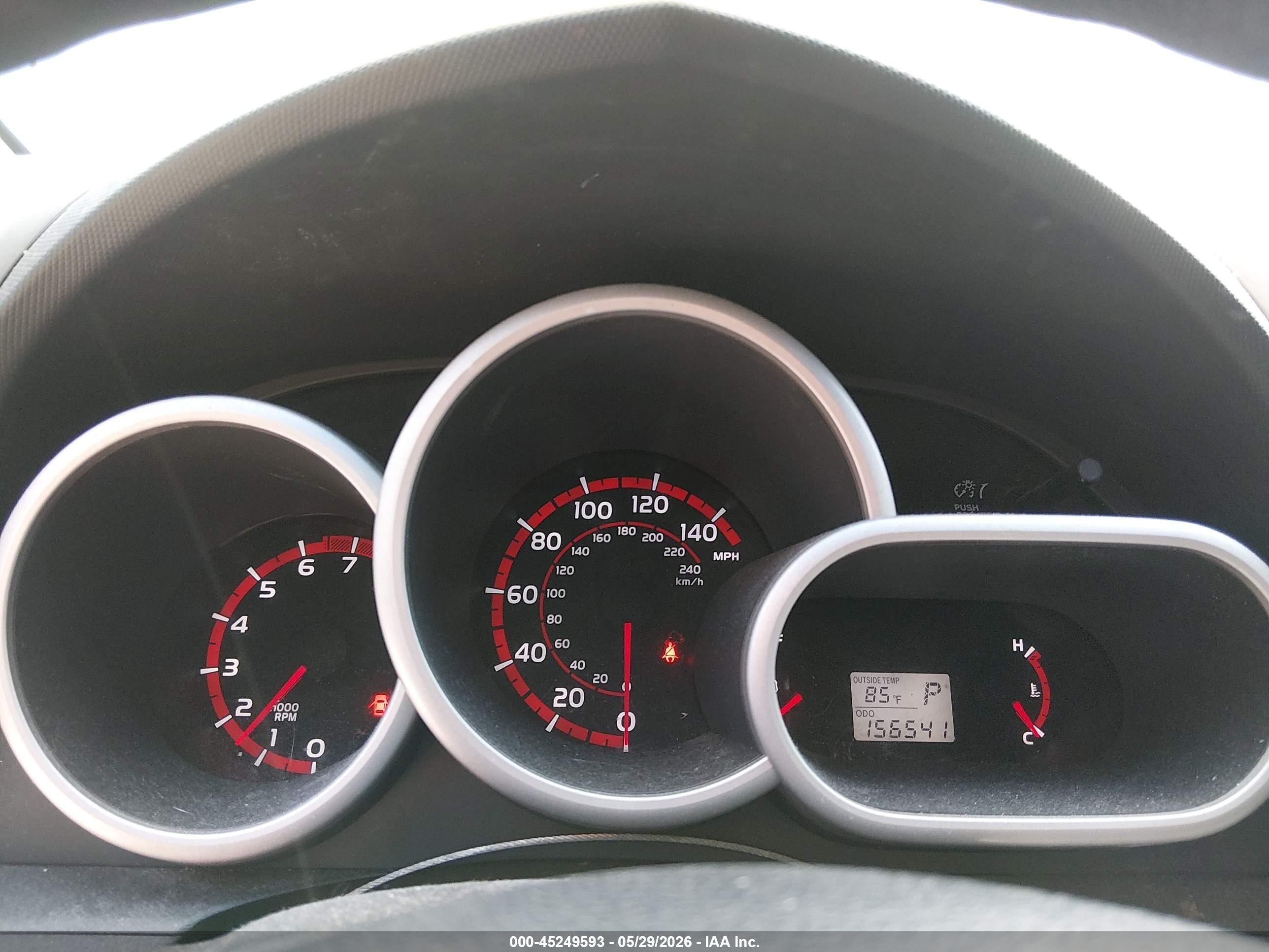 2009 Pontiac Vibe   White vin: 5Y2SP67059Z459451