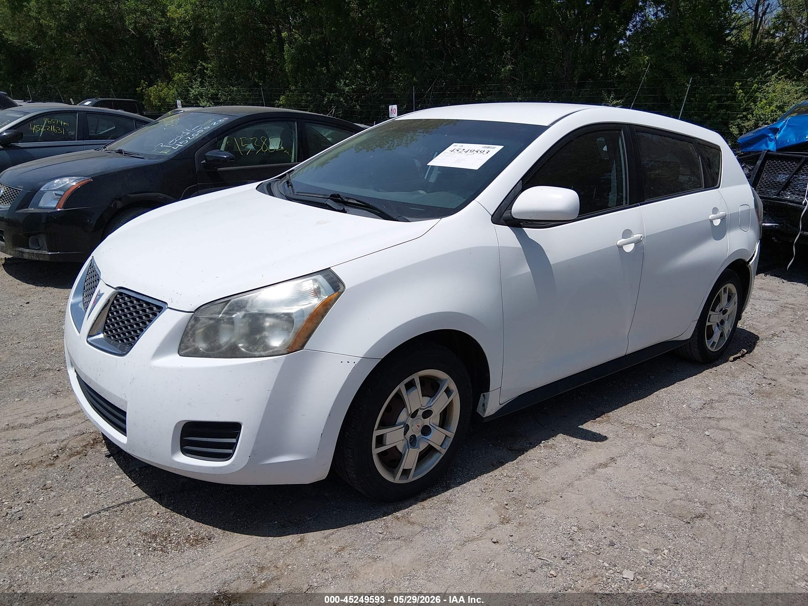 2009 Pontiac Vibe   White vin: 5Y2SP67059Z459451
