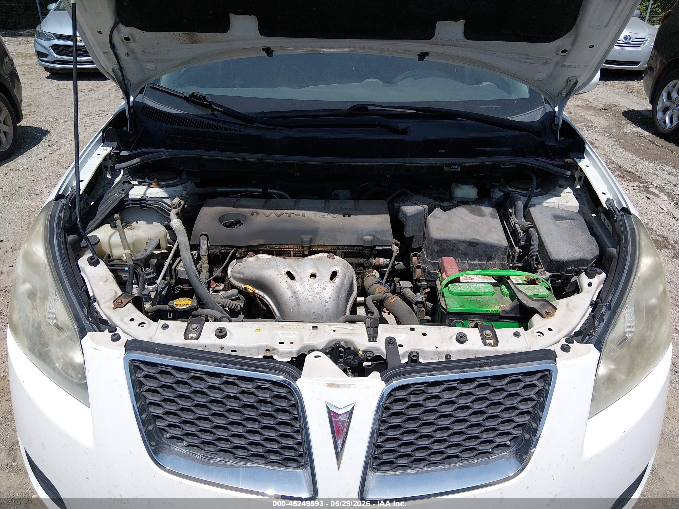 2009 Pontiac Vibe   White vin: 5Y2SP67059Z459451