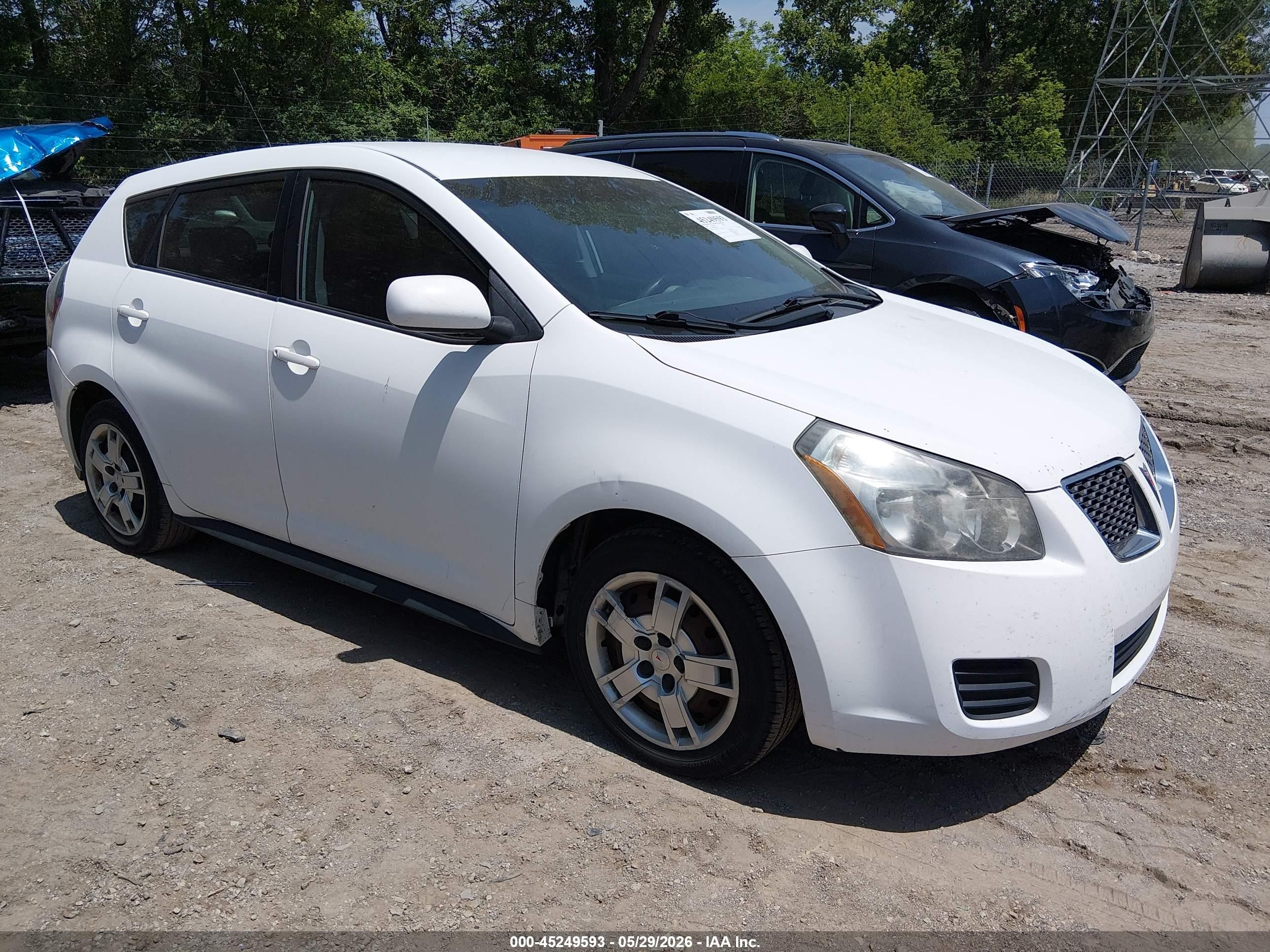2009 Pontiac Vibe   White vin: 5Y2SP67059Z459451
