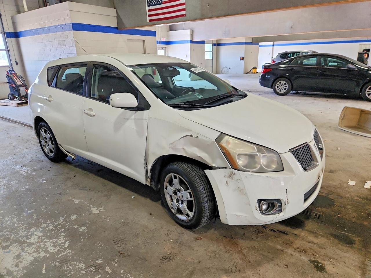 2009 Pontiac Vibe White vin: 5Y2SP67089Z460738