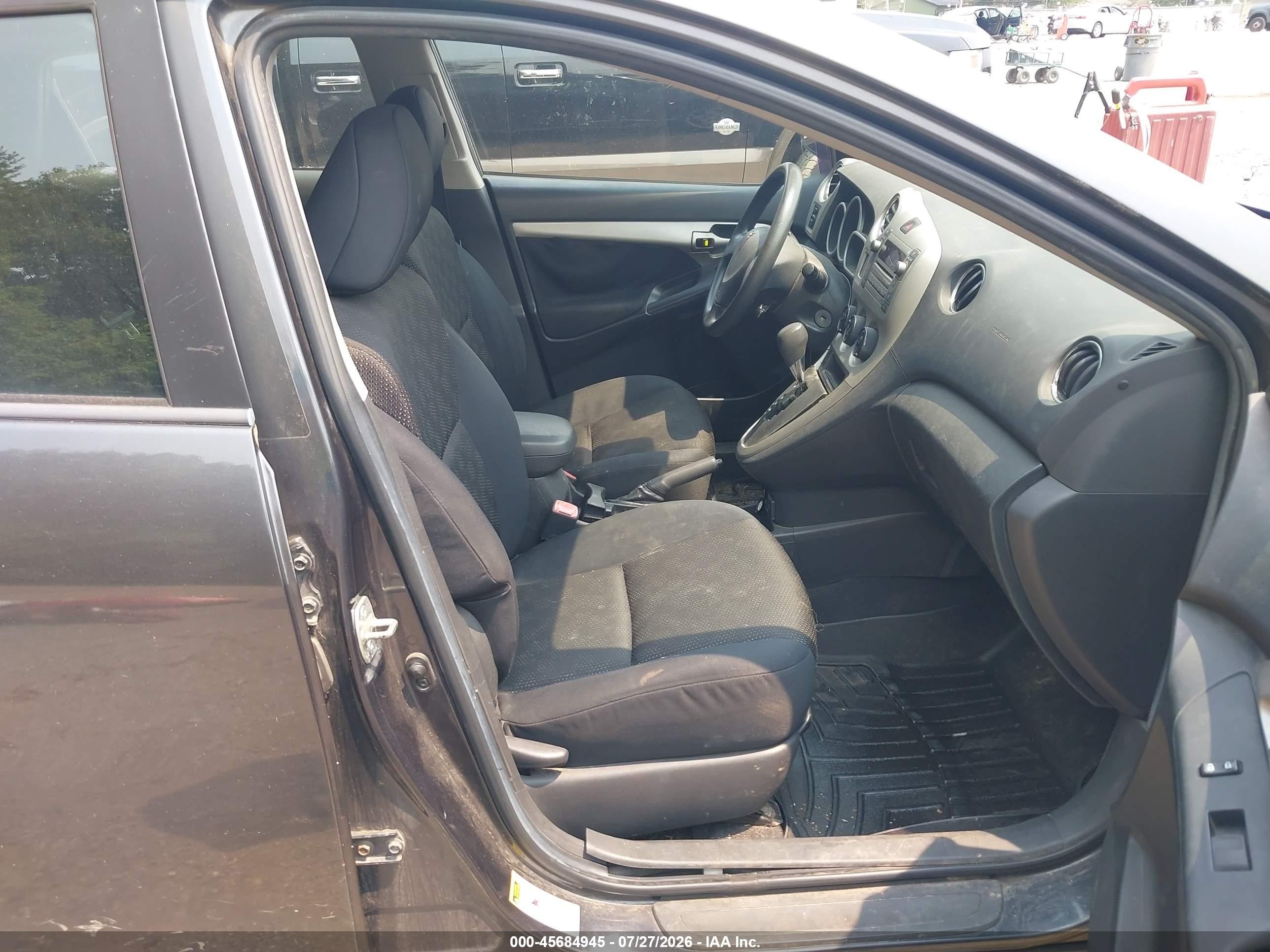 2009 Pontiac Vibe   Gray vin: 5Y2SP67099Z414173