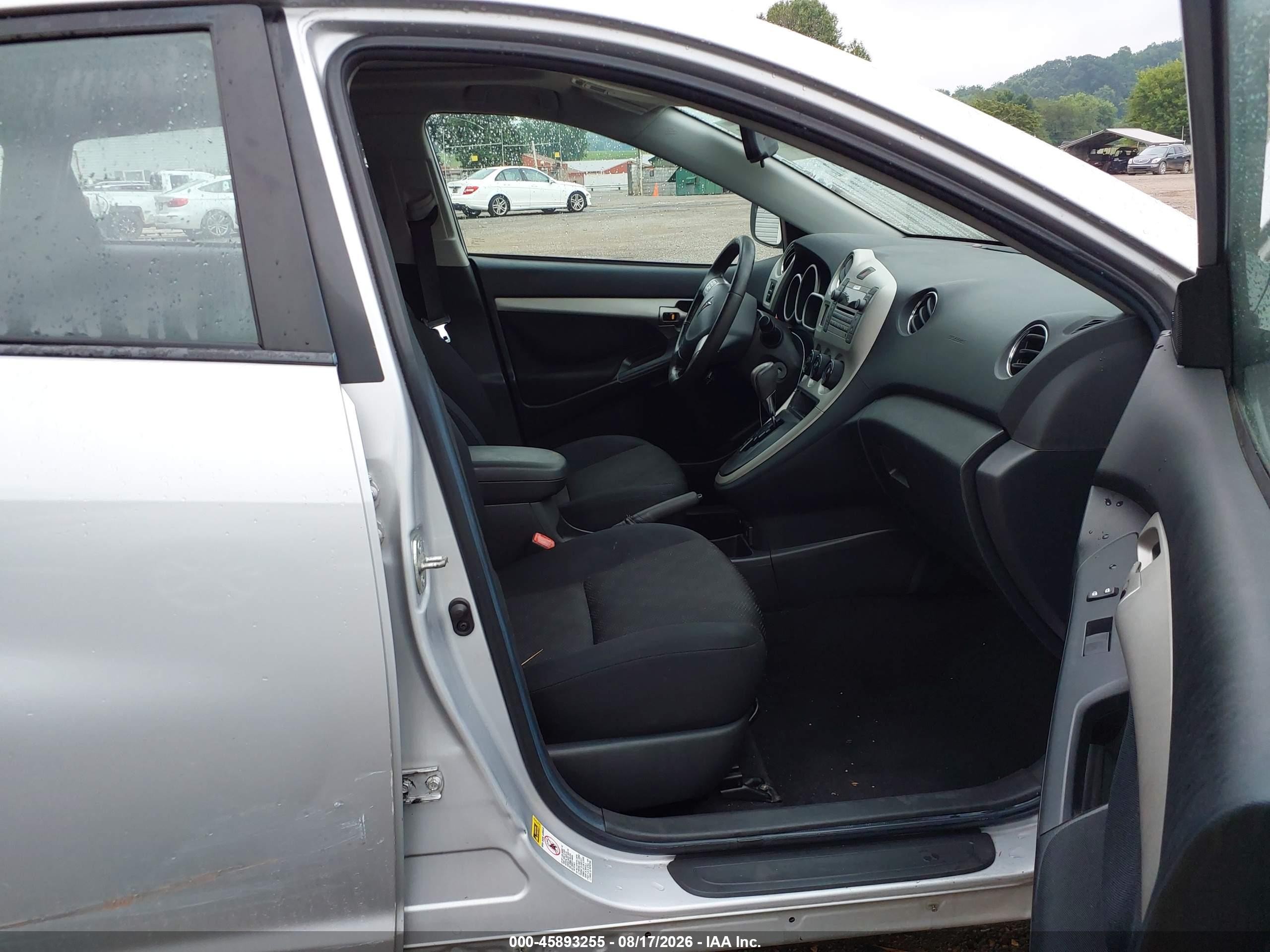 2009 Pontiac Vibe   Silver vin: 5Y2SP67099Z422757