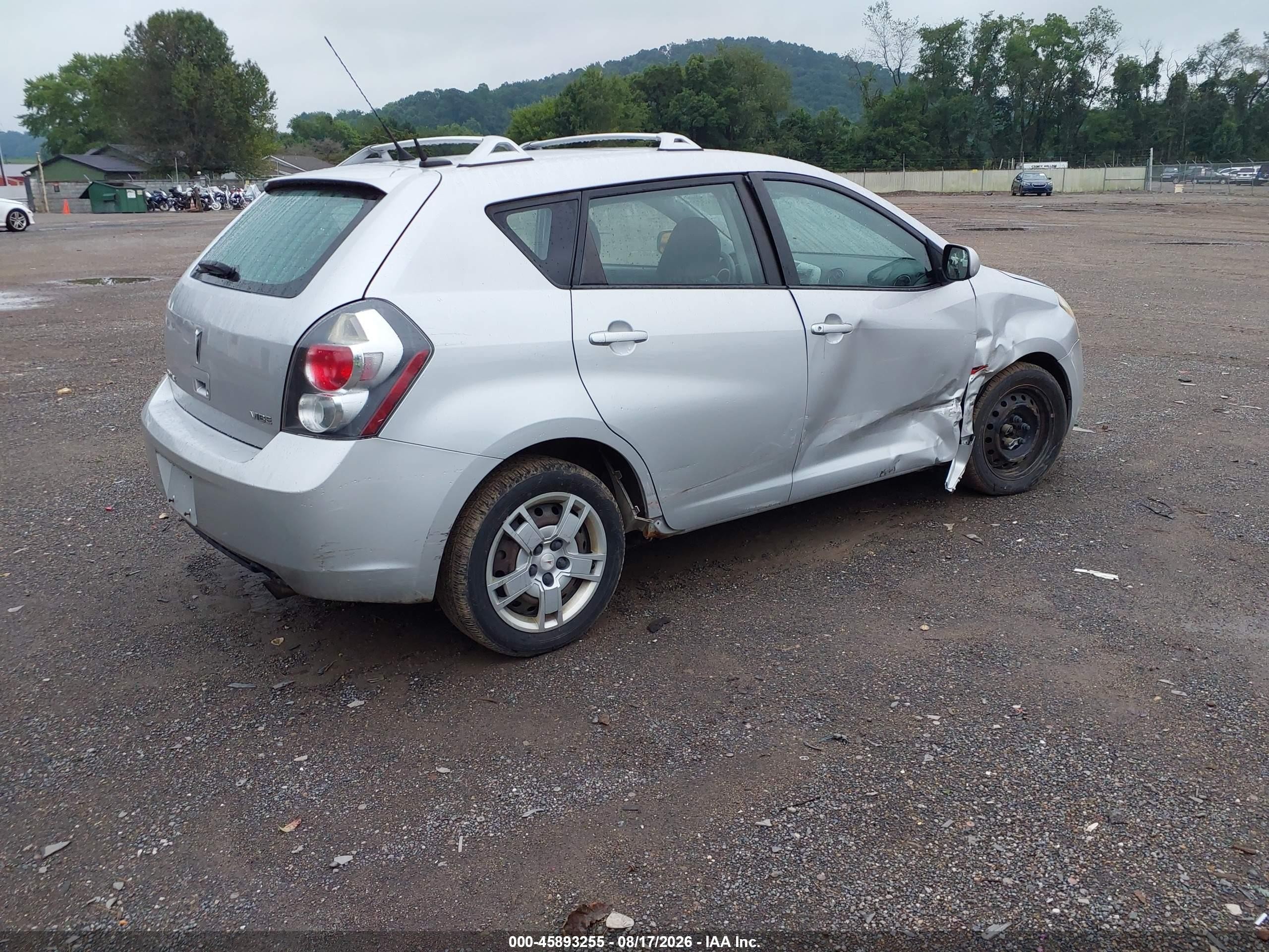 2009 Pontiac Vibe   Silver vin: 5Y2SP67099Z422757