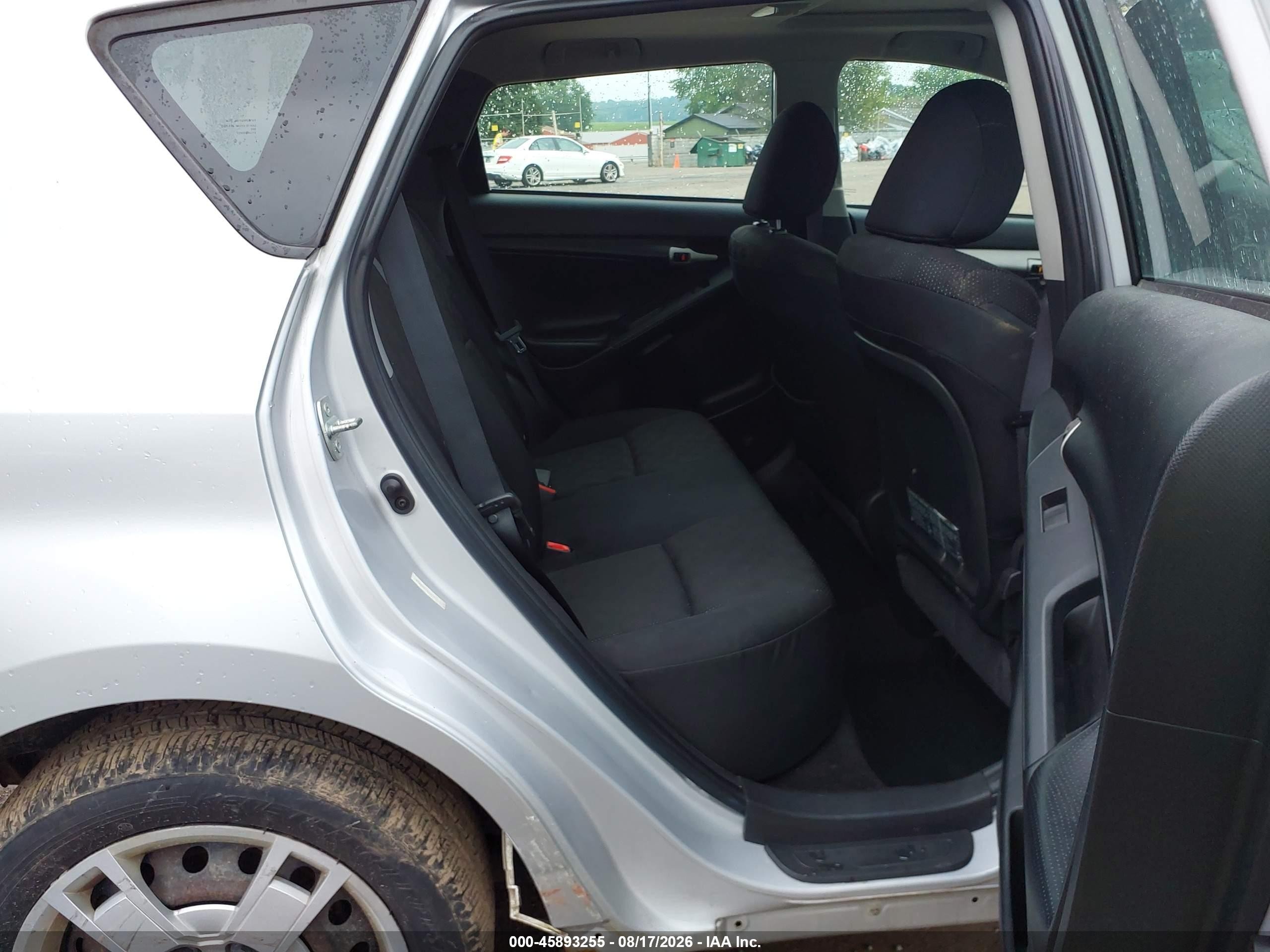 2009 Pontiac Vibe   Silver vin: 5Y2SP67099Z422757