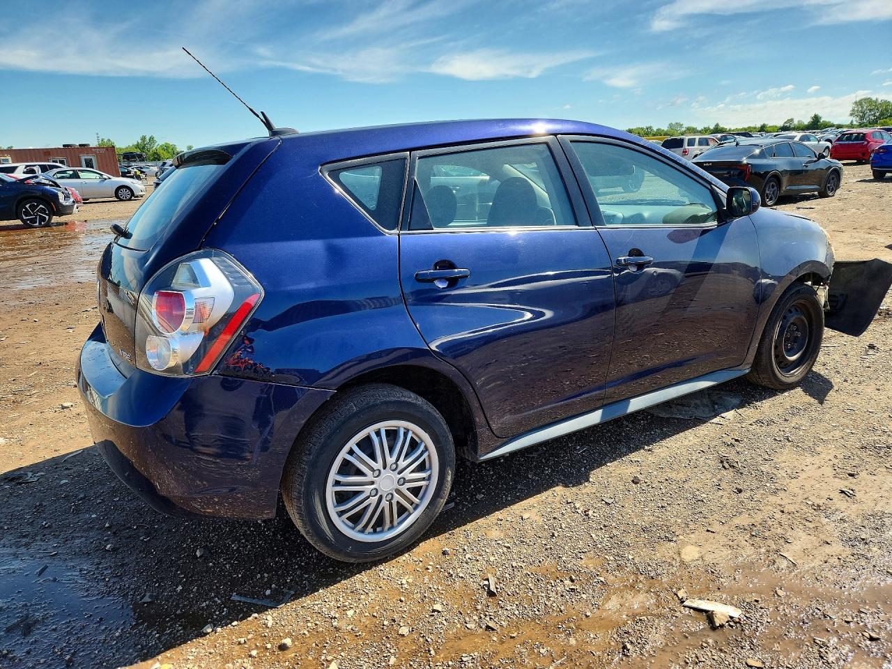 2009 Pontiac Vibe Blue vin: 5Y2SP67099Z451031