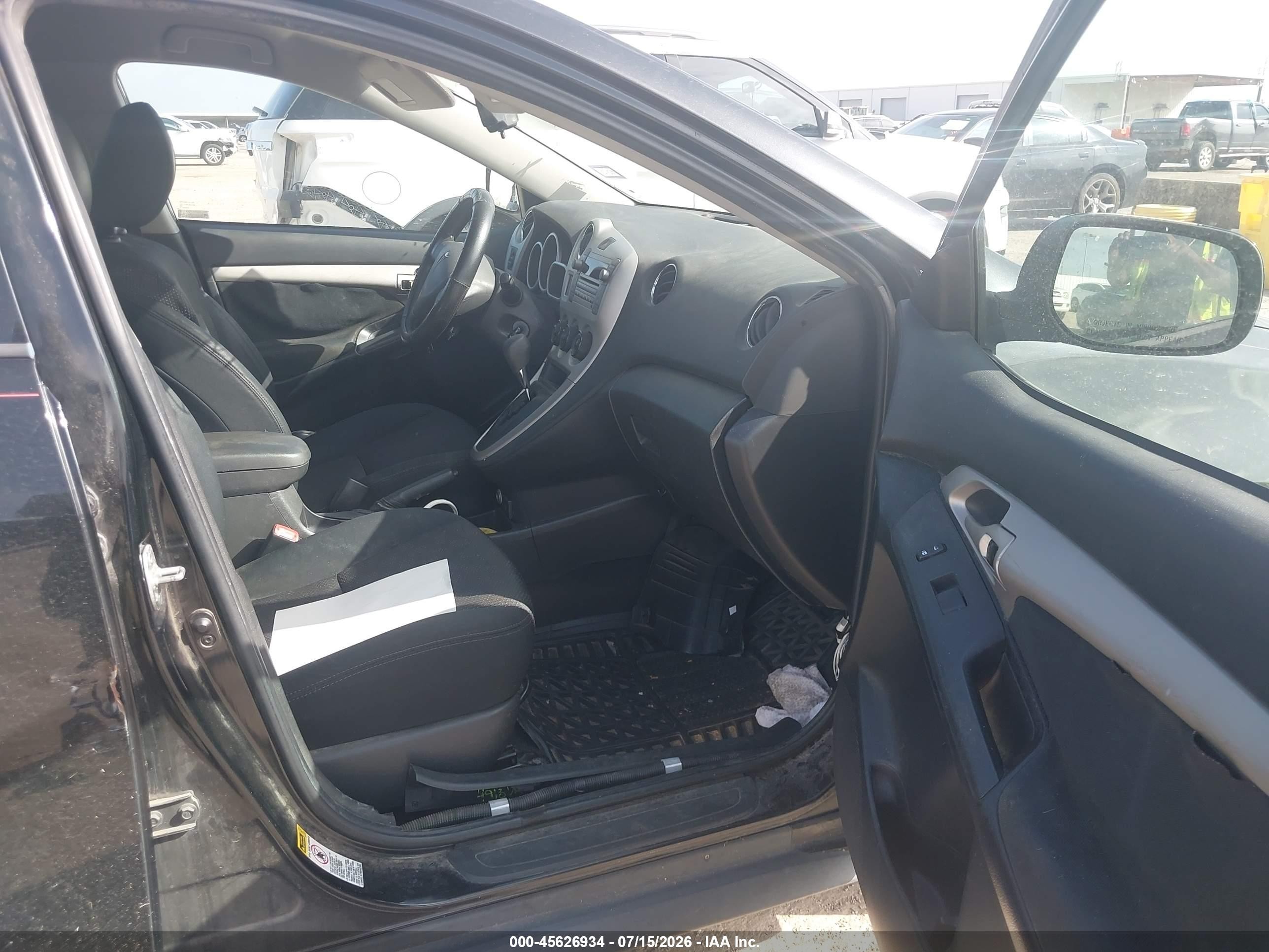 2009 Pontiac Vibe   Black vin: 5Y2SP67099Z472008