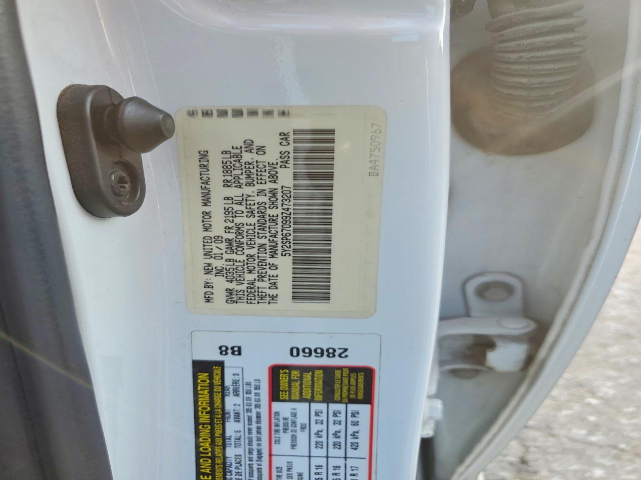 2009 Pontiac Vibe White vin: 5Y2SP67099Z473207