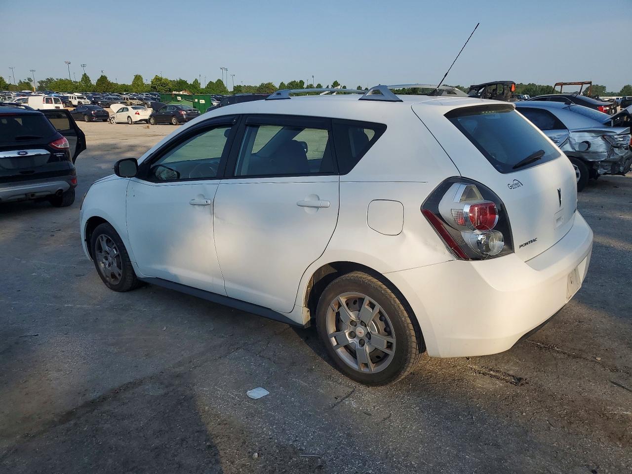 2009 Pontiac Vibe White vin: 5Y2SP67099Z473207