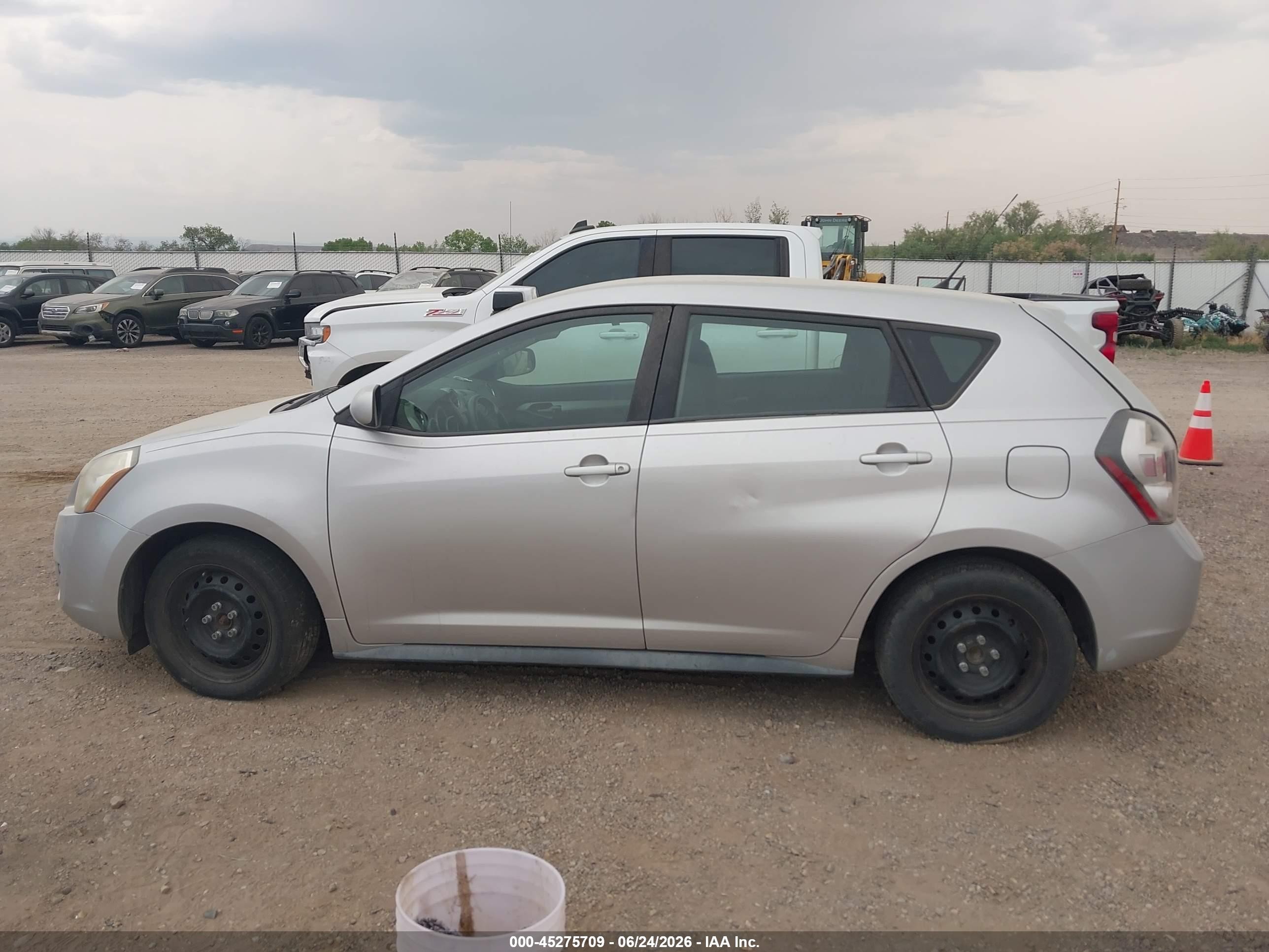 2009 Pontiac Vibe   Silver vin: 5Y2SP670X9Z429345