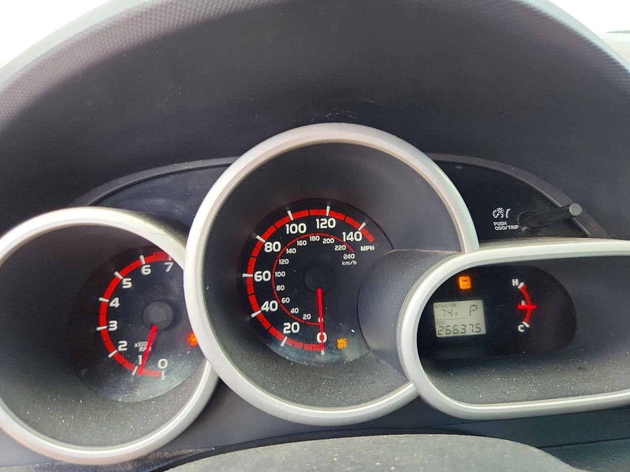 2009 Pontiac Vibe Silver vin: 5Y2SP670X9Z443102