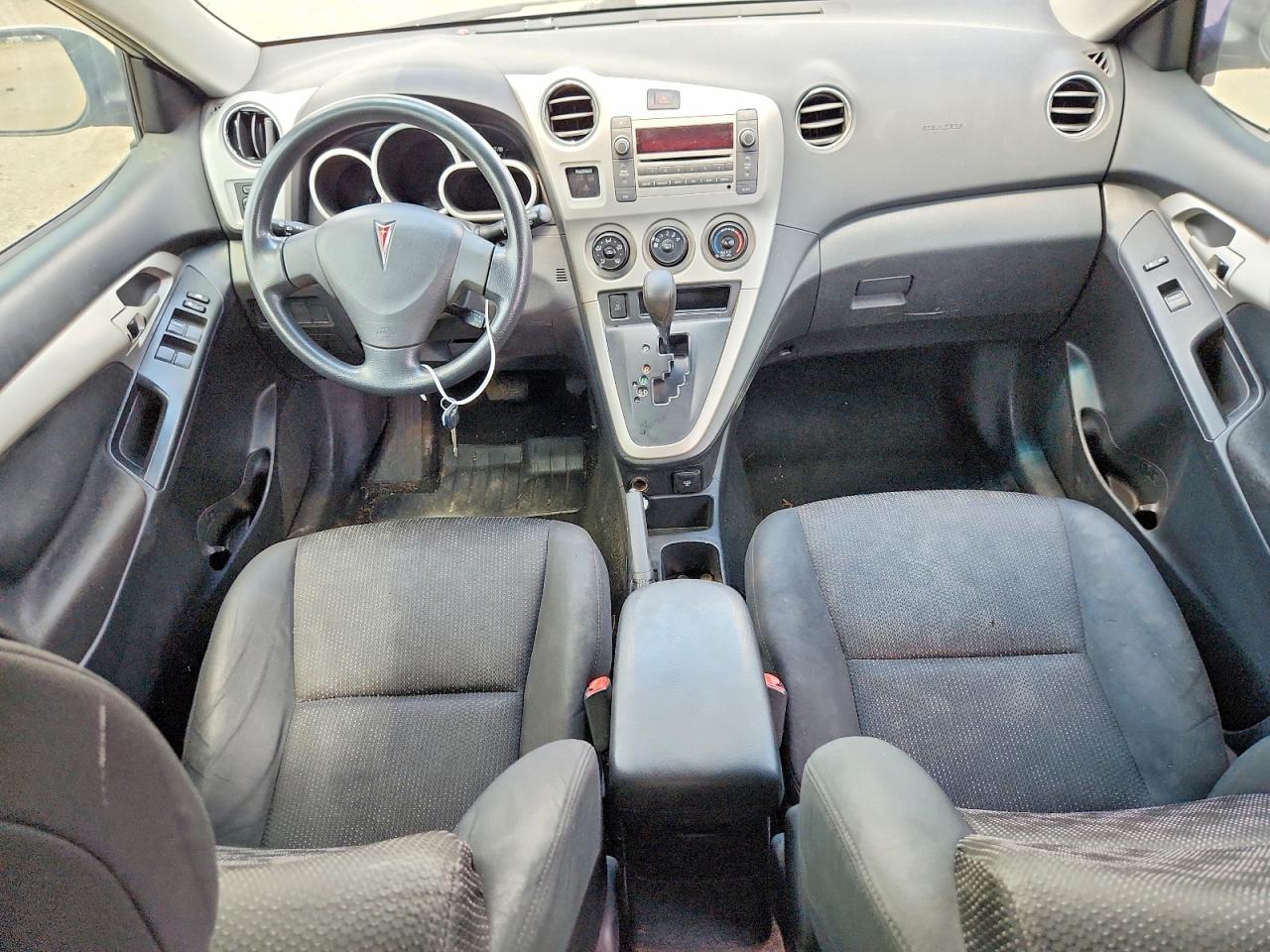 2009 Pontiac Vibe Silver vin: 5Y2SP670X9Z443102