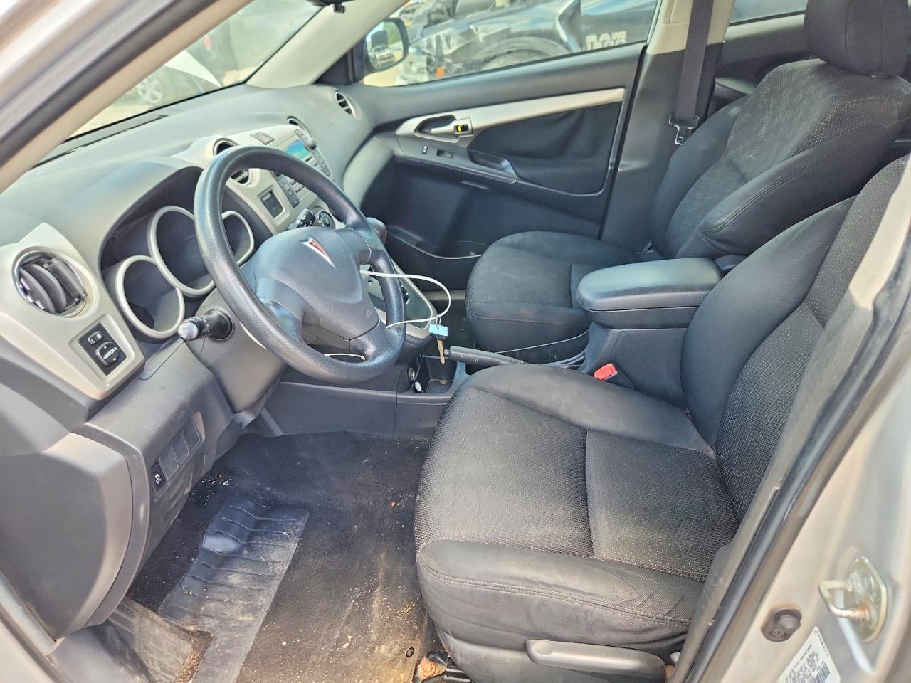 2009 Pontiac Vibe Silver vin: 5Y2SP670X9Z443102