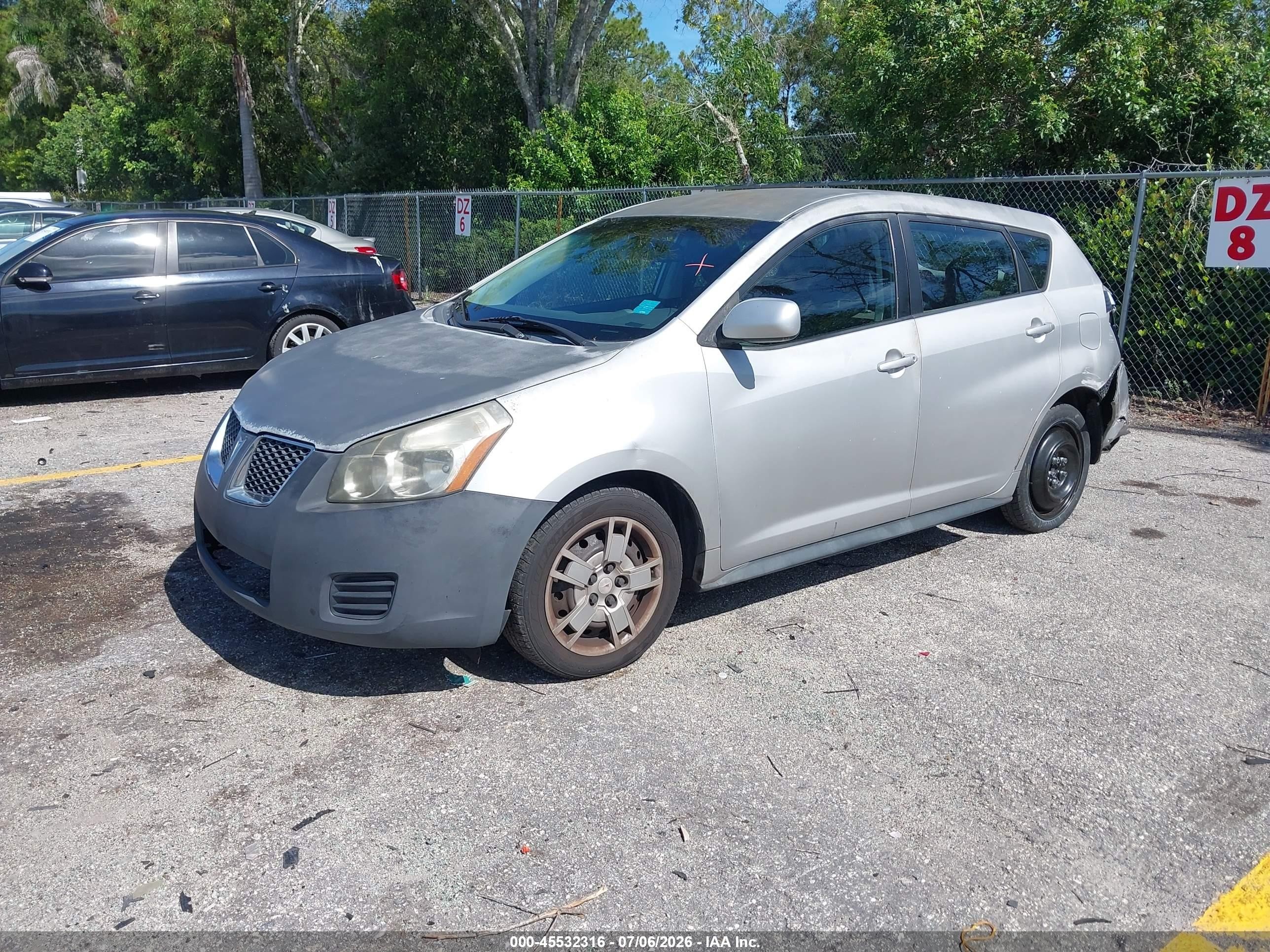 2009 Pontiac Vibe   Silver vin: 5Y2SP670X9Z449370