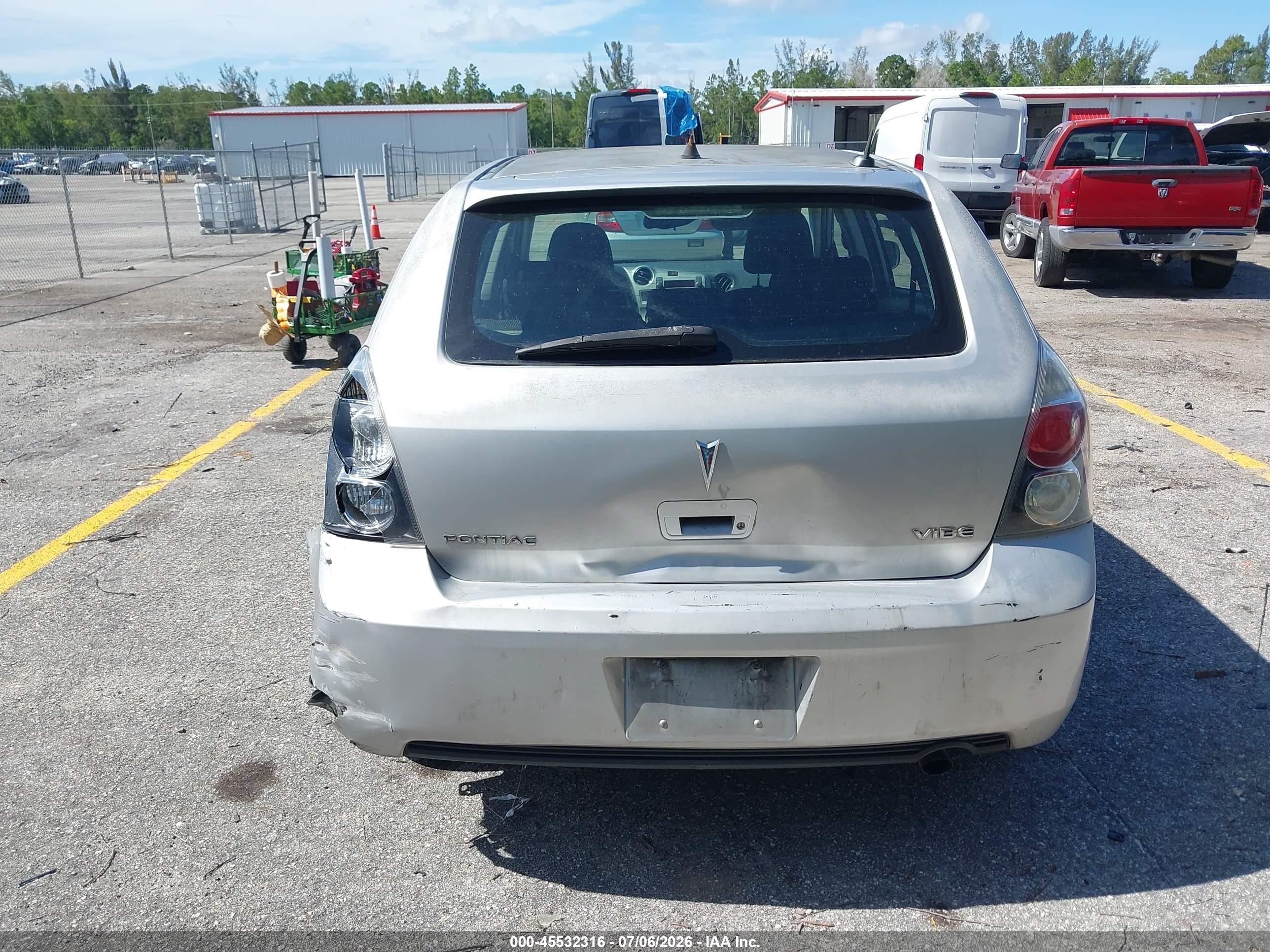 2009 Pontiac Vibe   Silver vin: 5Y2SP670X9Z449370