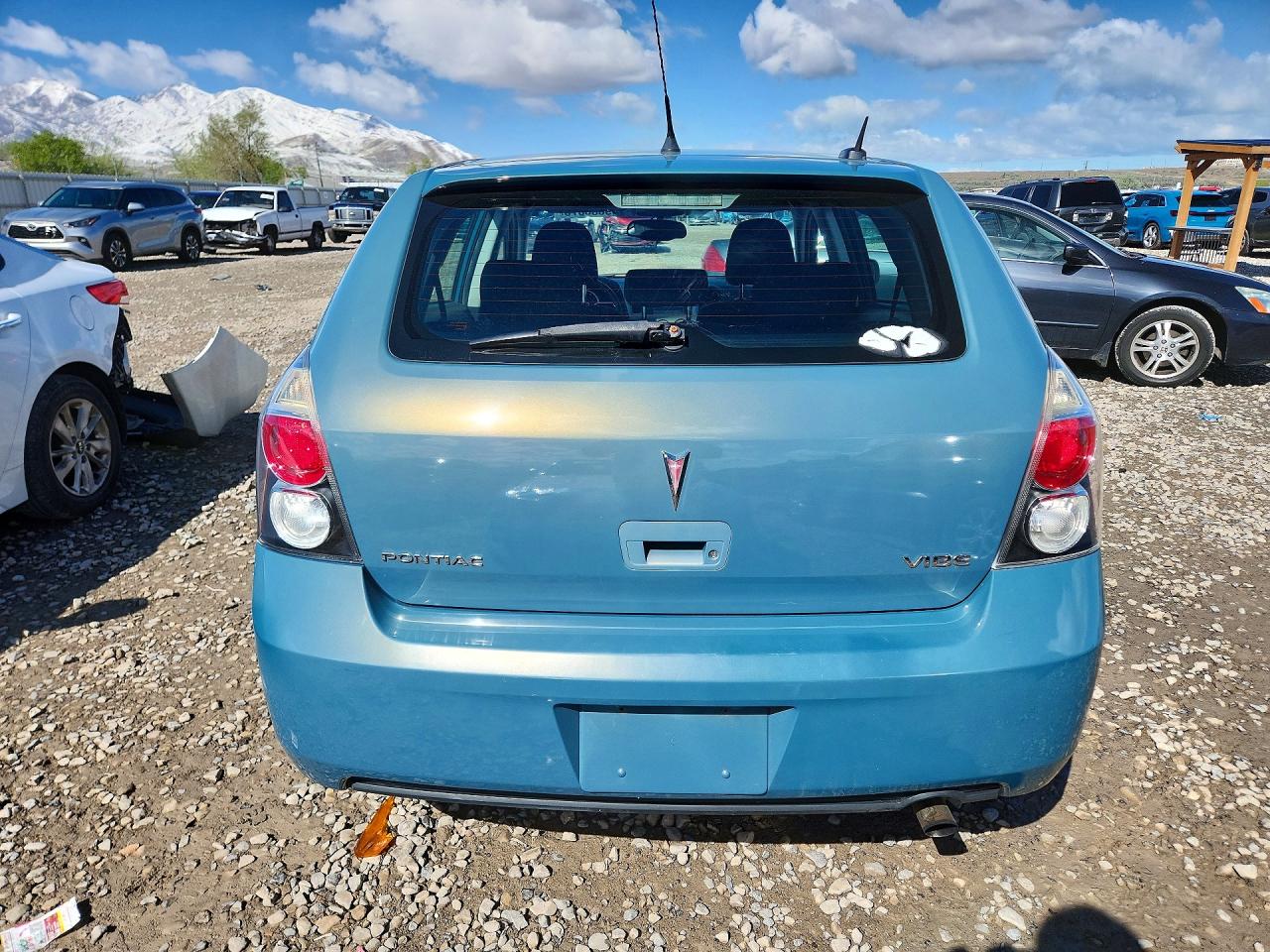 2009 Pontiac Vibe Teal vin: 5Y2SP670X9Z457422