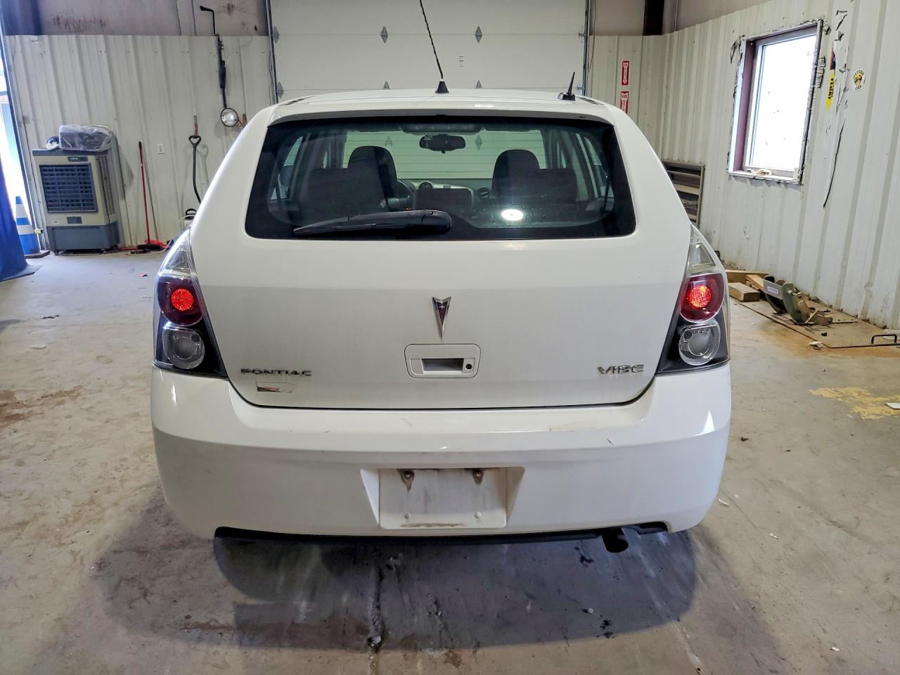 2009 Pontiac Vibe White vin: 5Y2SP67819Z405120