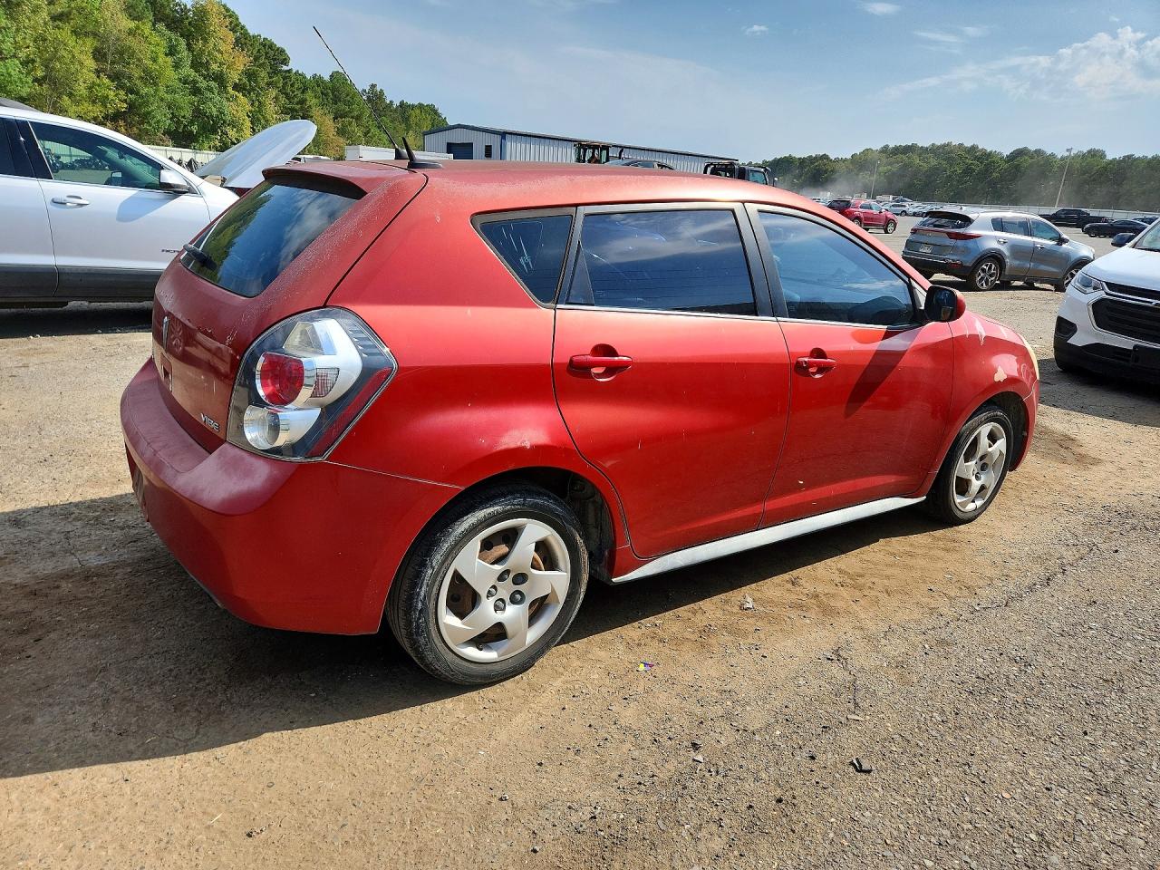 2009 Pontiac Vibe Red vin: 5Y2SP67819Z455614