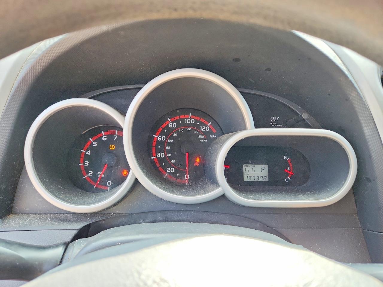 2009 Pontiac Vibe Red vin: 5Y2SP67819Z455614