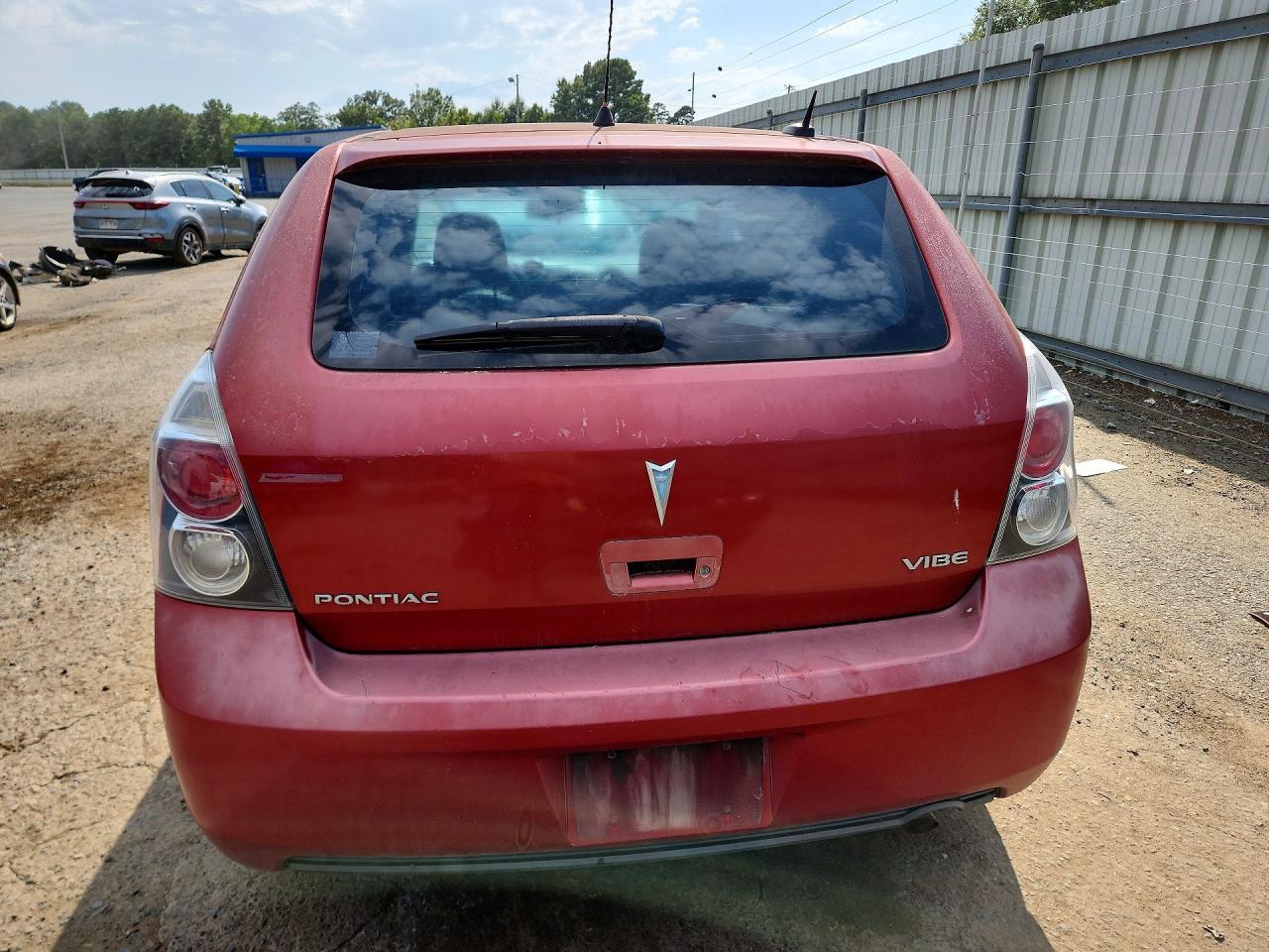 2009 Pontiac Vibe Red vin: 5Y2SP67819Z455614