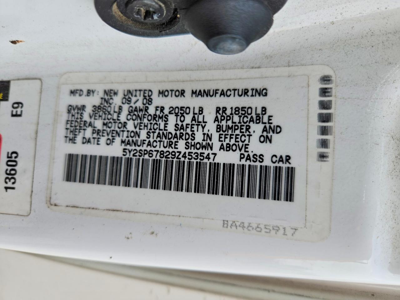 2009 Pontiac Vibe White vin: 5Y2SP67829Z453547