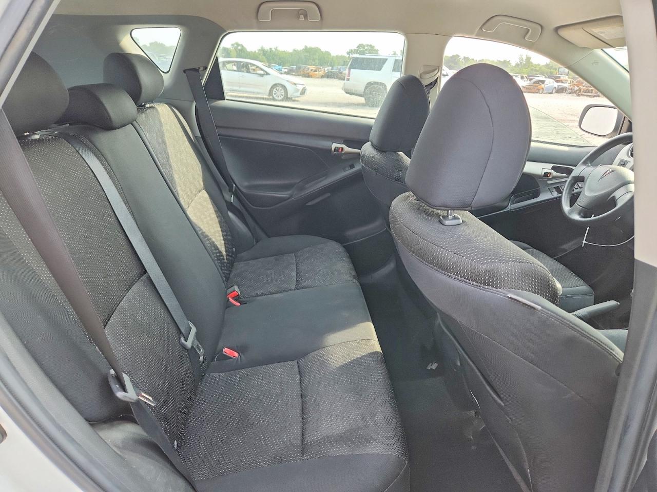 2009 Pontiac Vibe White vin: 5Y2SP67829Z453547