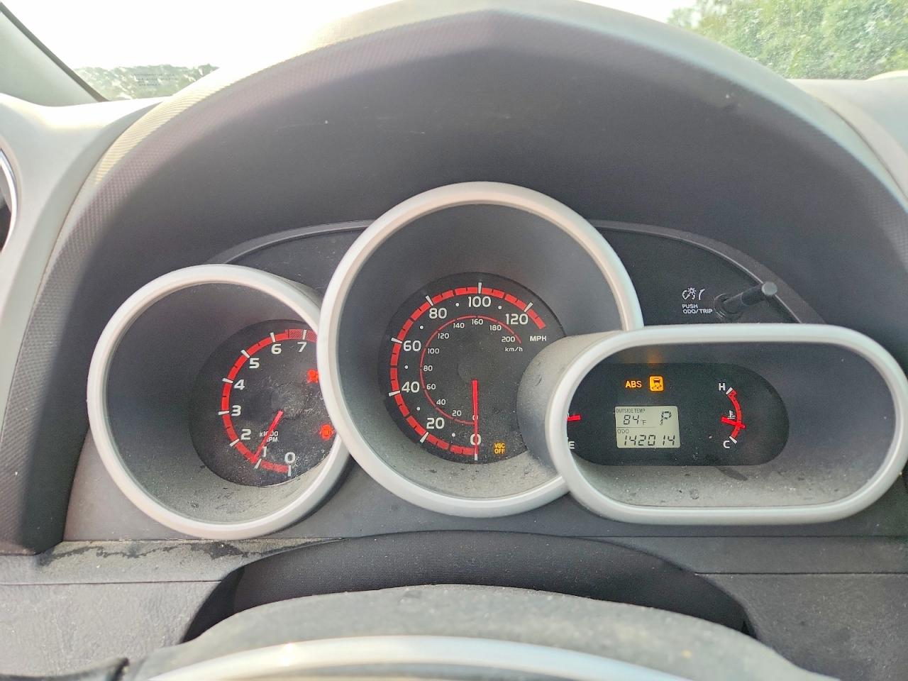 2009 Pontiac Vibe White vin: 5Y2SP67829Z453547
