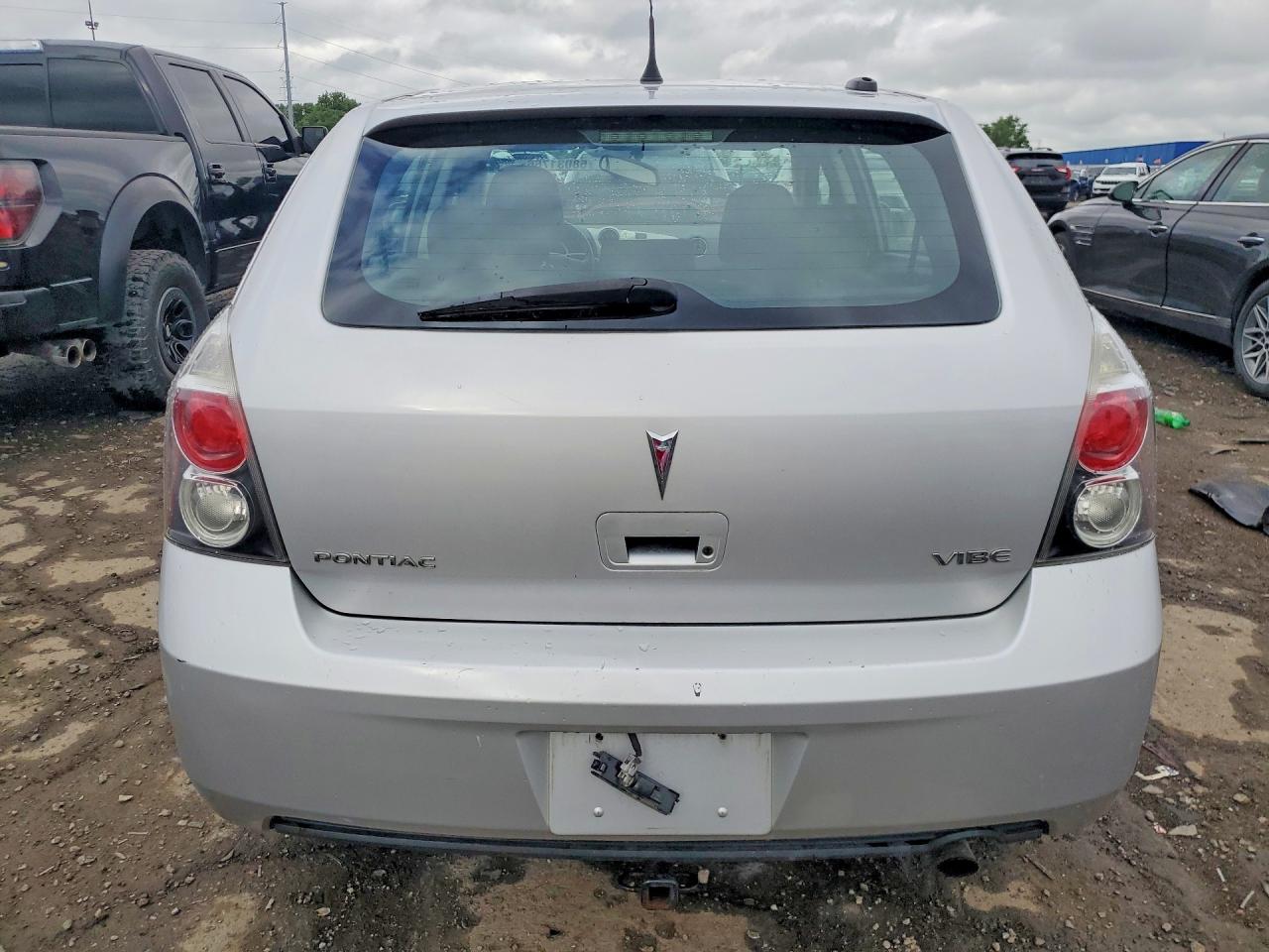 2009 Pontiac Vibe Silver vin: 5Y2SP67829Z472728