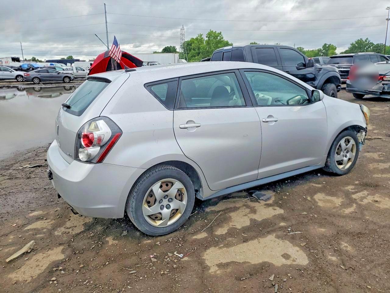 2009 Pontiac Vibe Silver vin: 5Y2SP67829Z472728