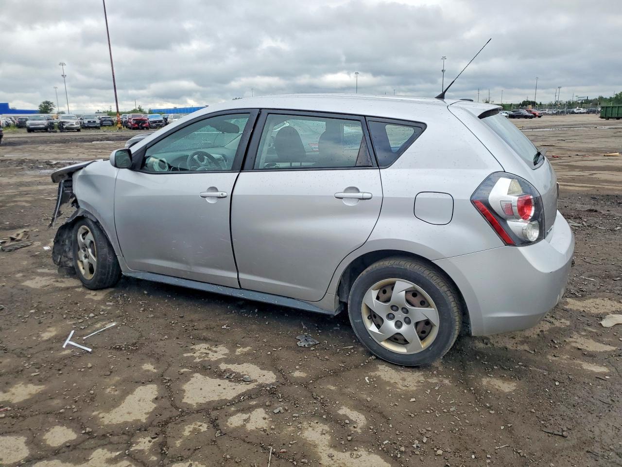 2009 Pontiac Vibe Silver vin: 5Y2SP67829Z472728
