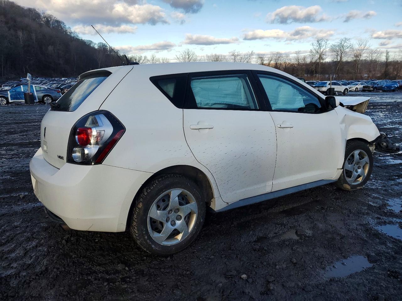 2009 Pontiac Vibe White vin: 5Y2SP67829Z476956