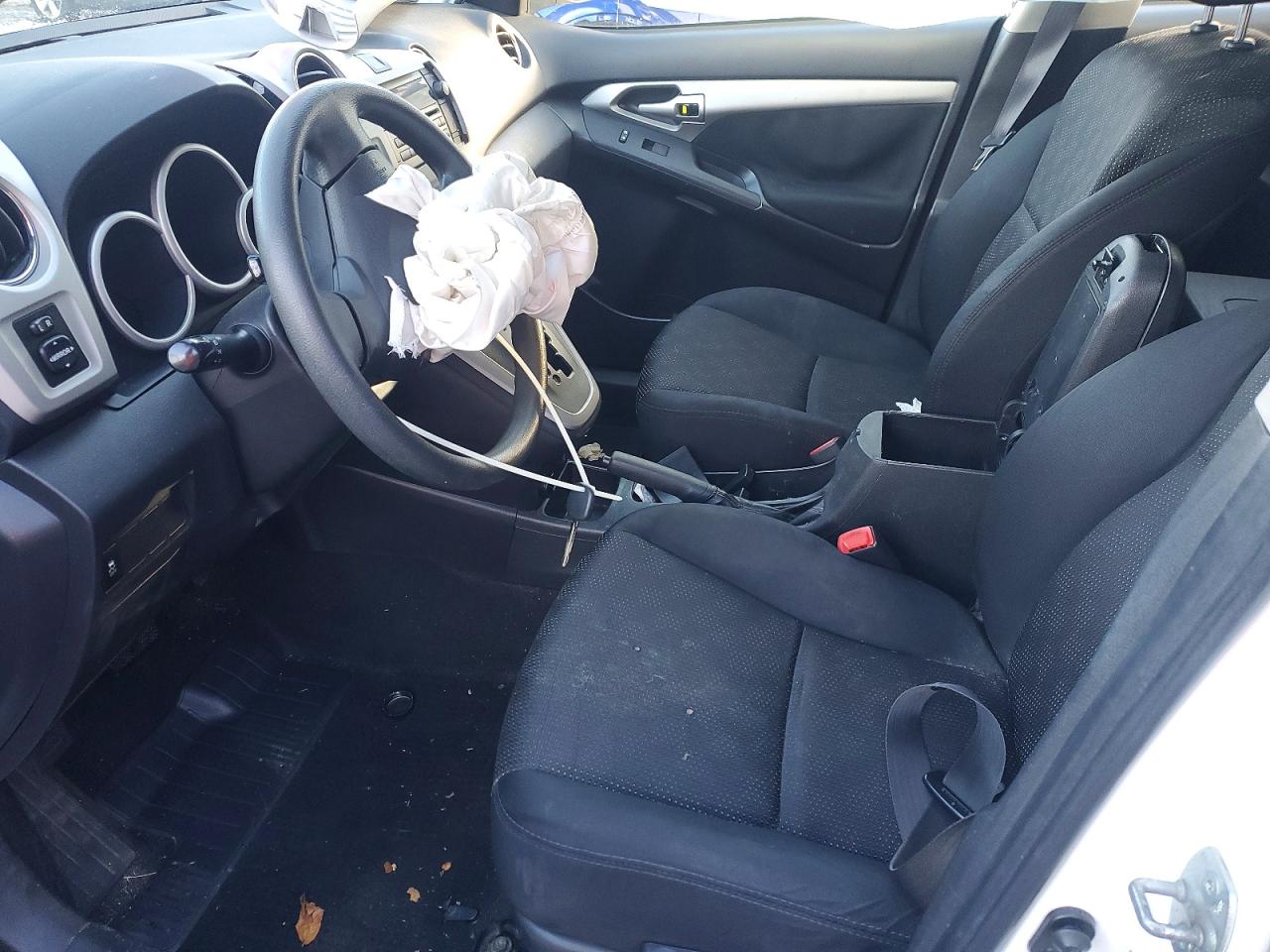 2009 Pontiac Vibe White vin: 5Y2SP67829Z476956