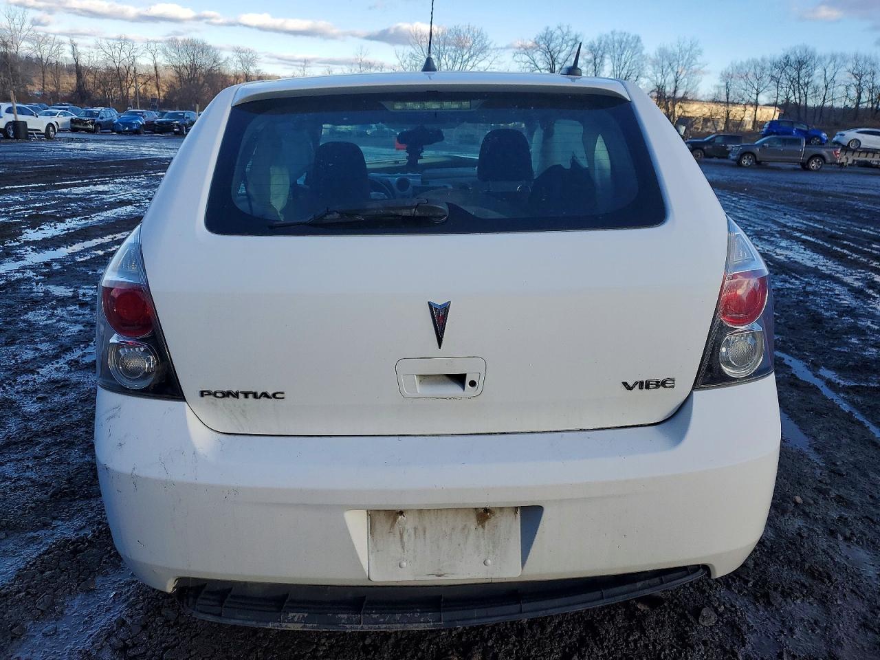 2009 Pontiac Vibe White vin: 5Y2SP67829Z476956